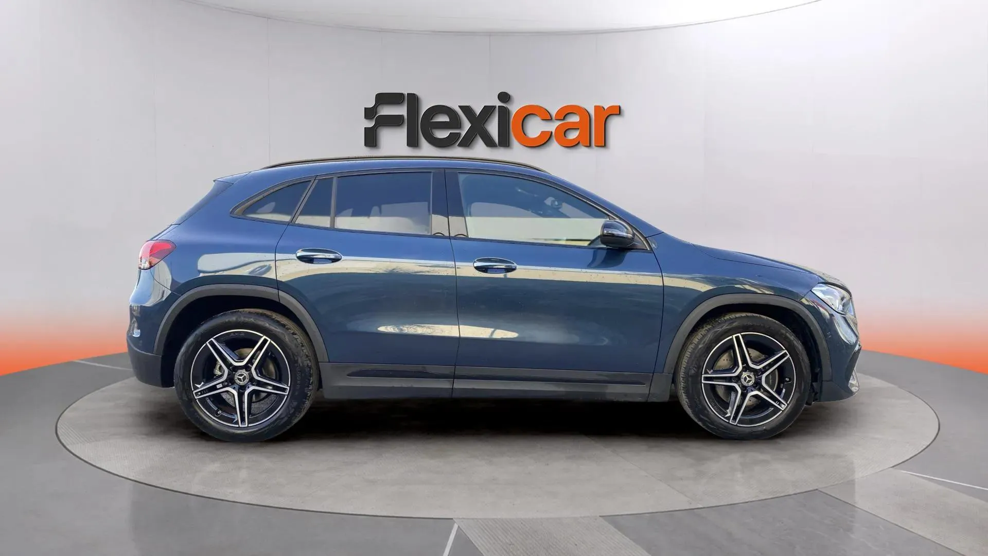 Mercedes-Benz GLA 200 - foto 2