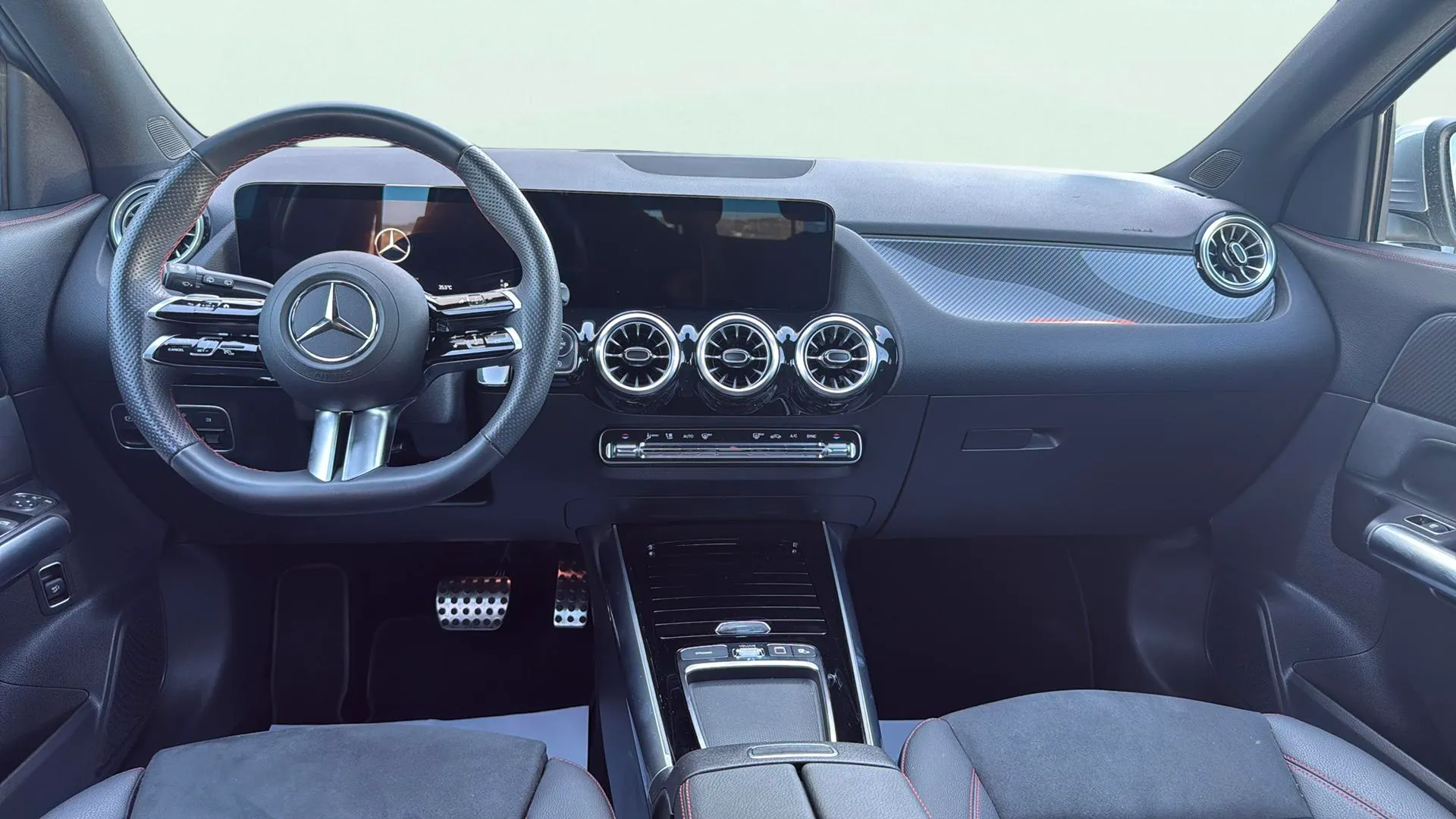 Mercedes-Benz GLA 200 - foto 11