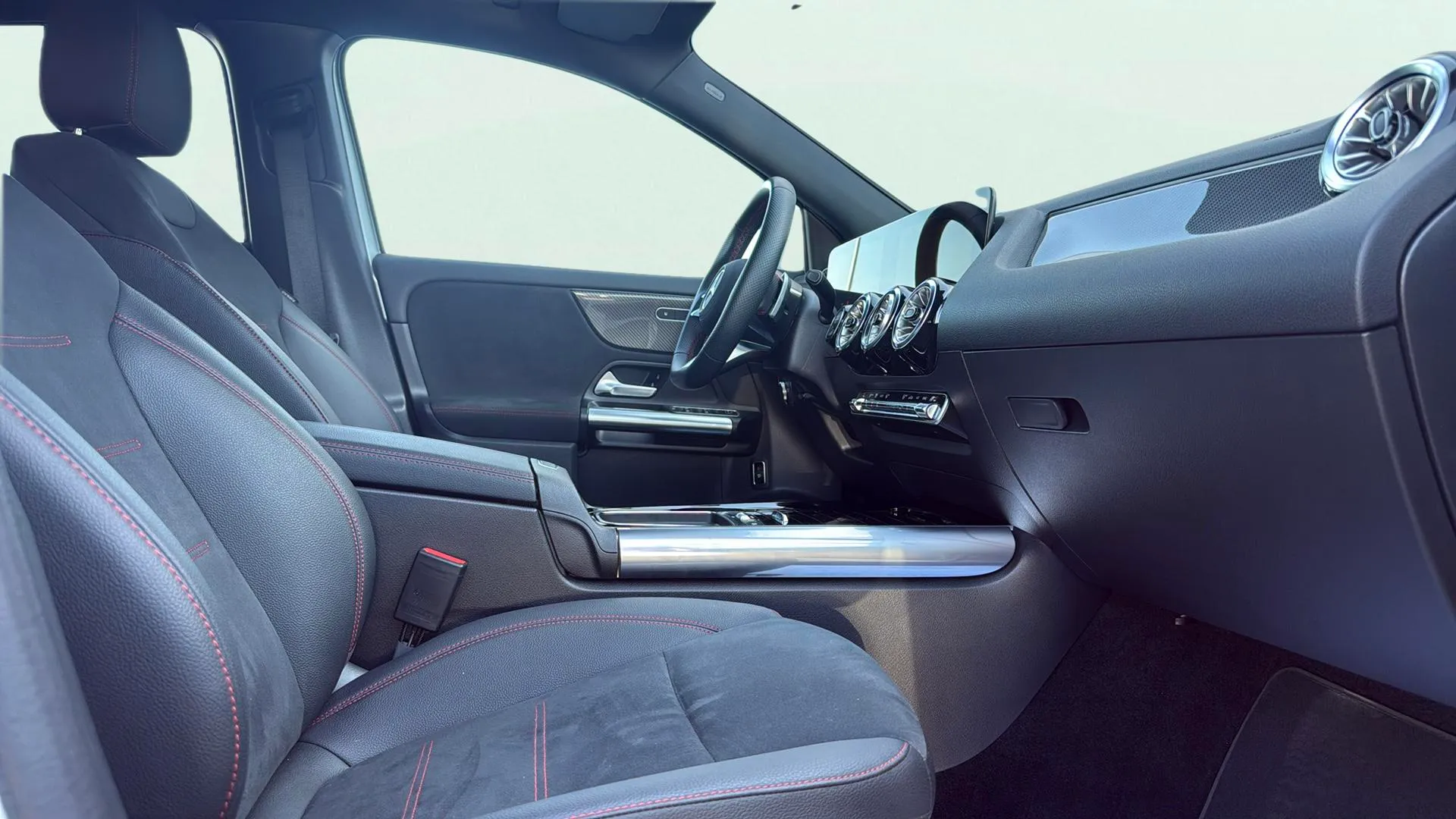 Mercedes-Benz GLA 200 - foto 14