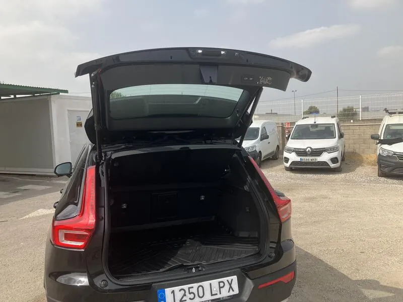 Volvo XC40 1.5 T2 Momentum Pro - foto 19