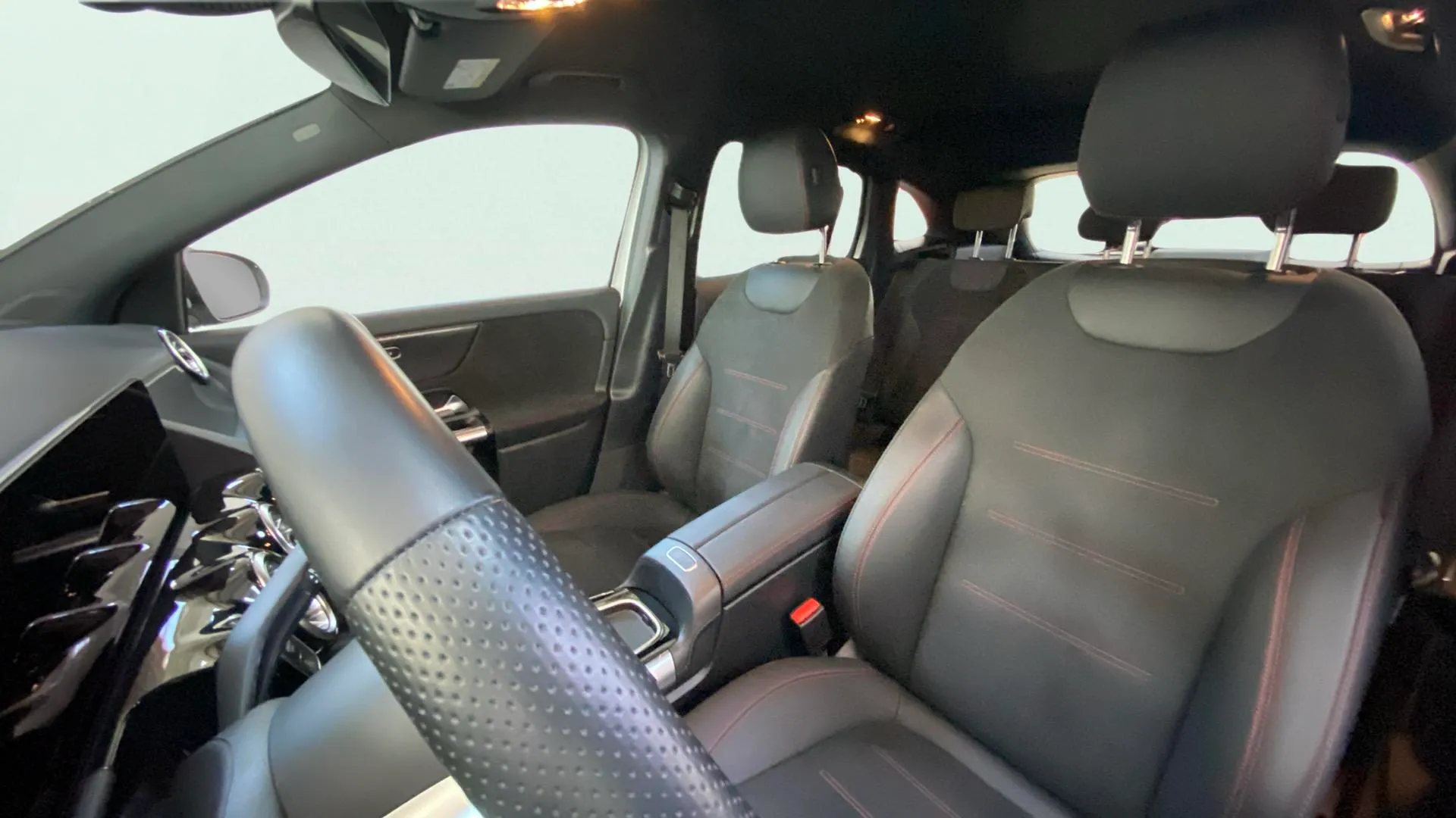 Mercedes-Benz GLA 200 D - foto 10