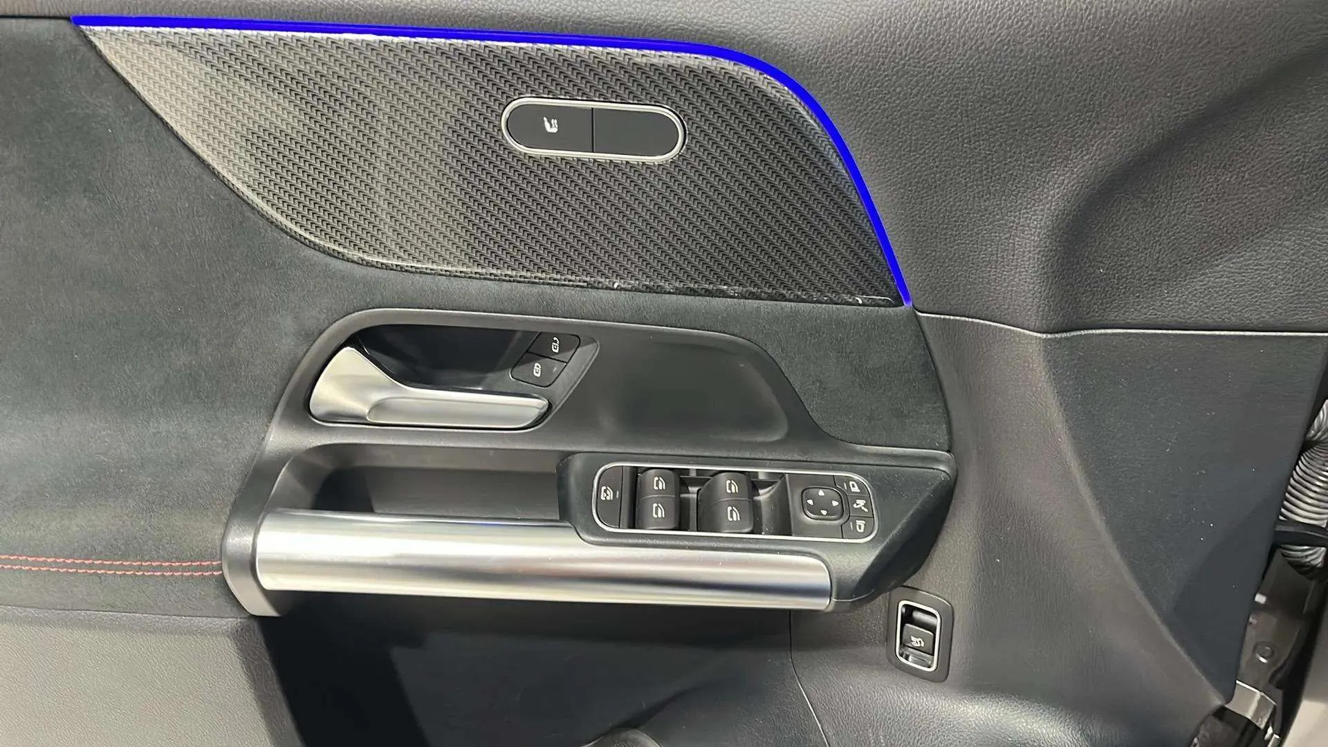 Mercedes-Benz GLA 200 D - foto 15