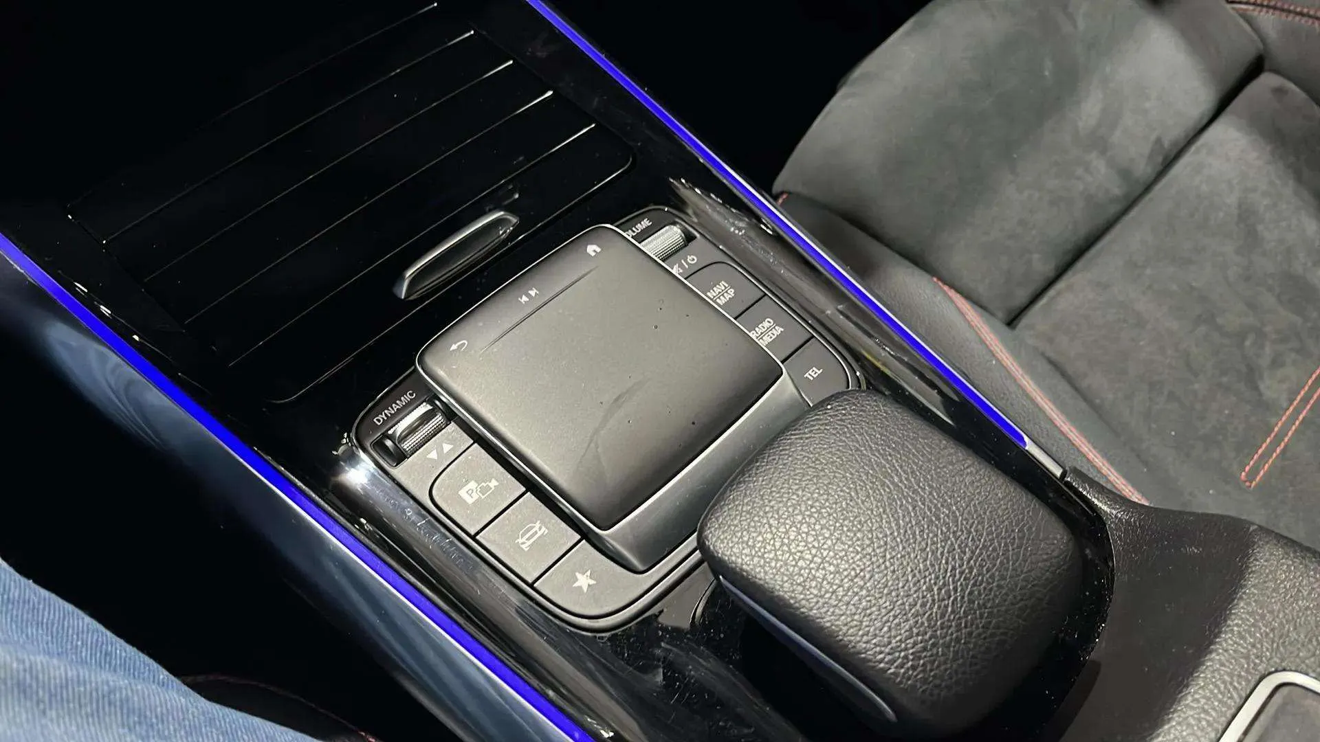 Mercedes-Benz GLA 200 D - foto 27
