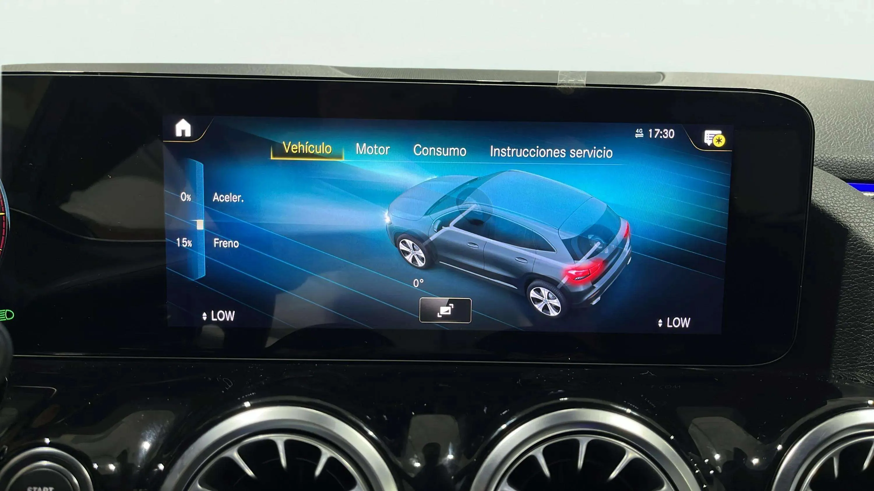 Mercedes-Benz GLA 200 D - foto 25