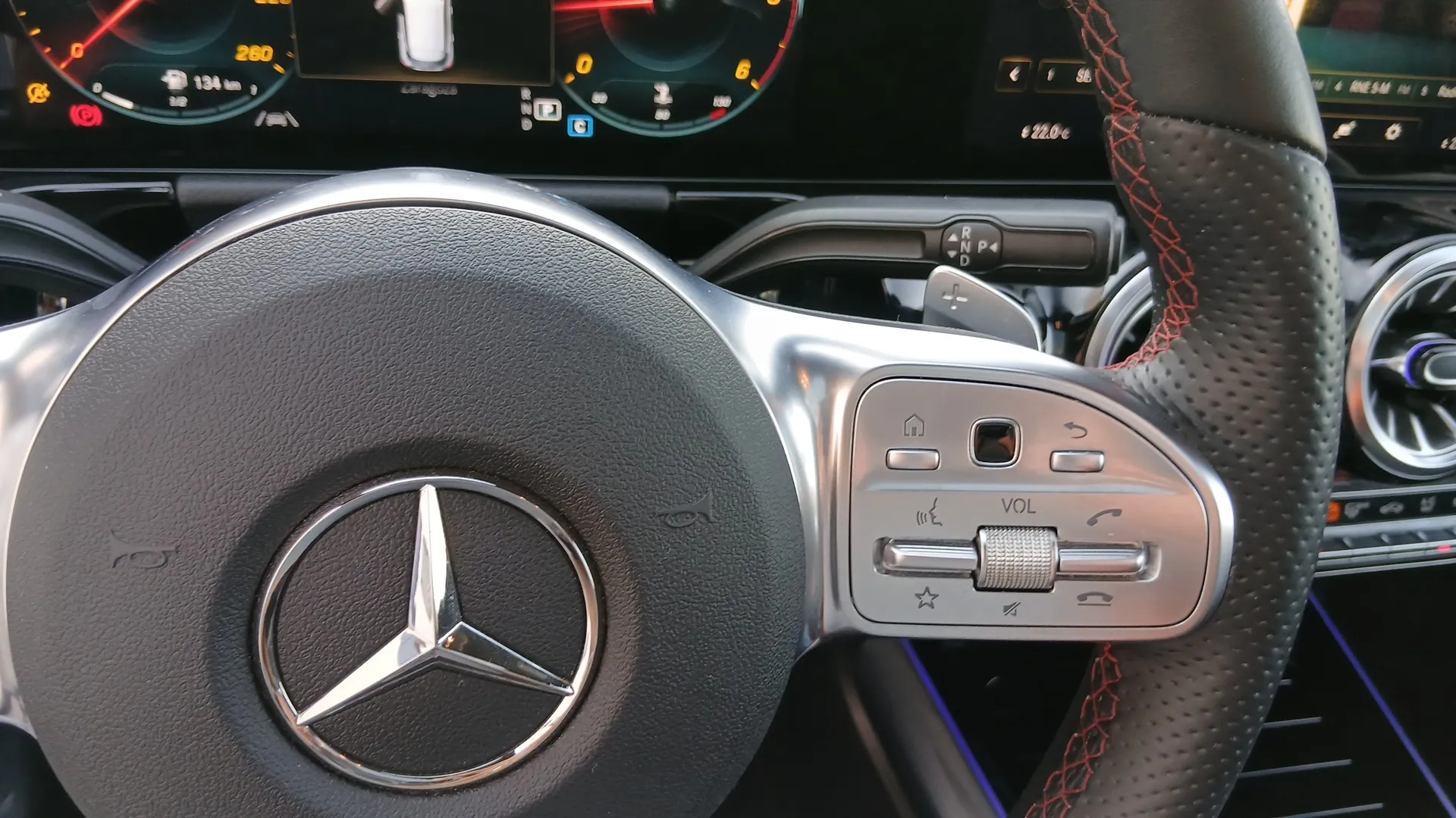 Mercedes-Benz GLA 200 D - foto 20