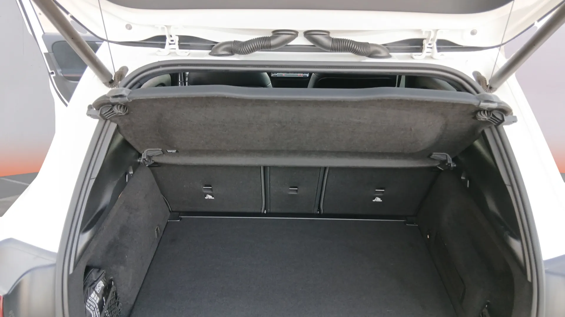 Mercedes-Benz GLA 200 D - foto 30