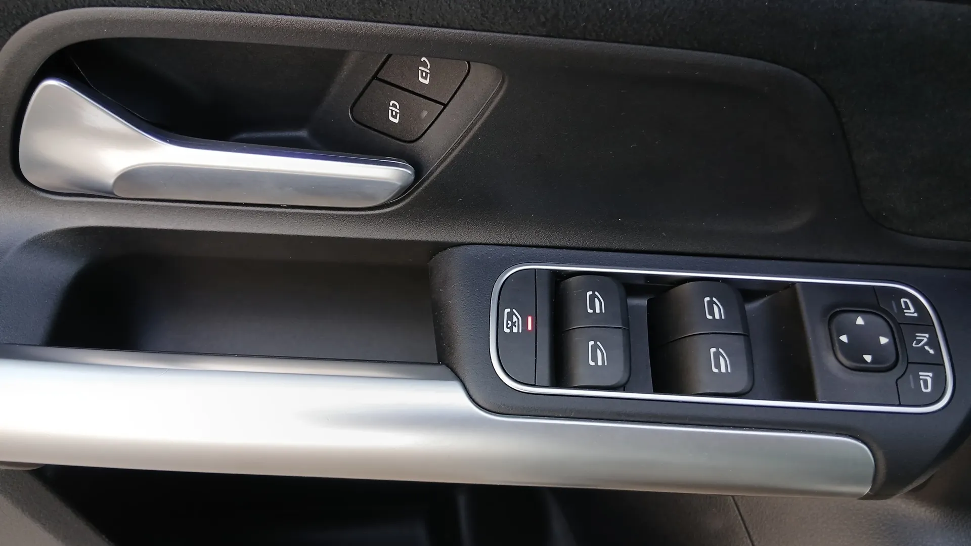 Mercedes-Benz GLA 200 D - foto 16