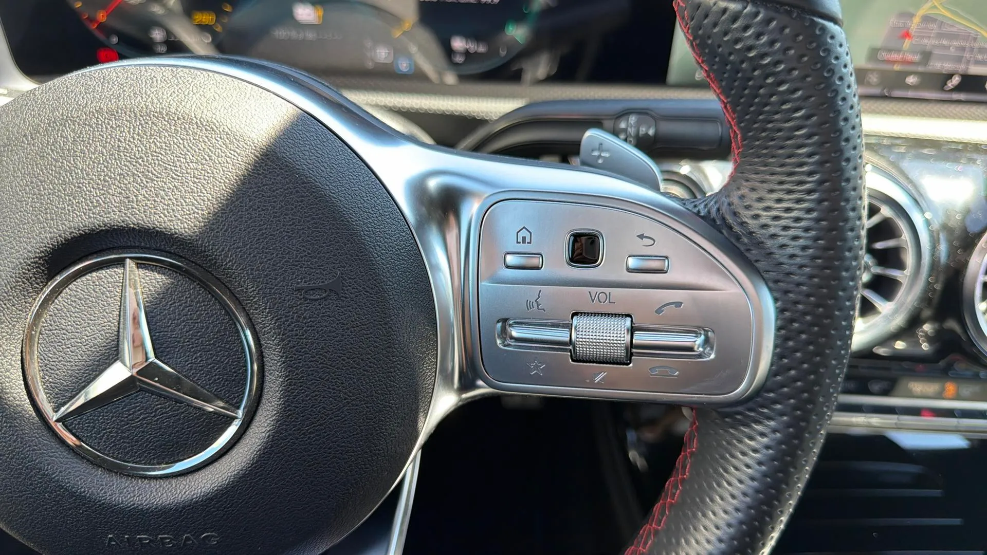 Mercedes-Benz CLA 250 e - foto 14