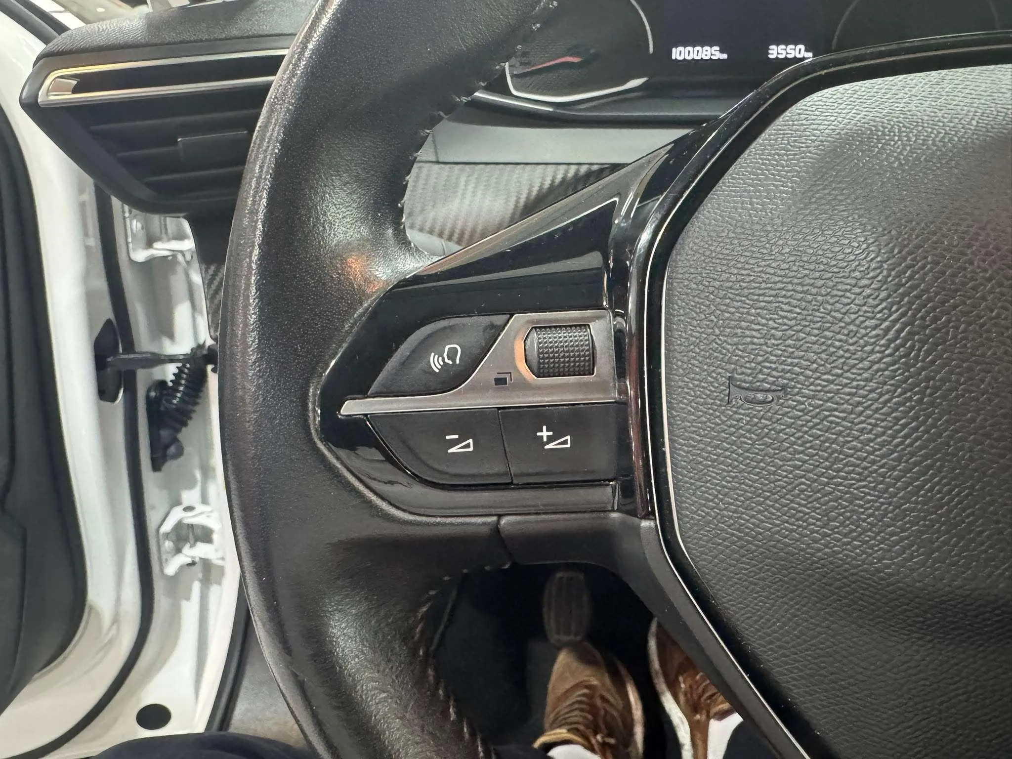 Peugeot 2008 Active Pack PureTech 100 BVM6 - foto 16