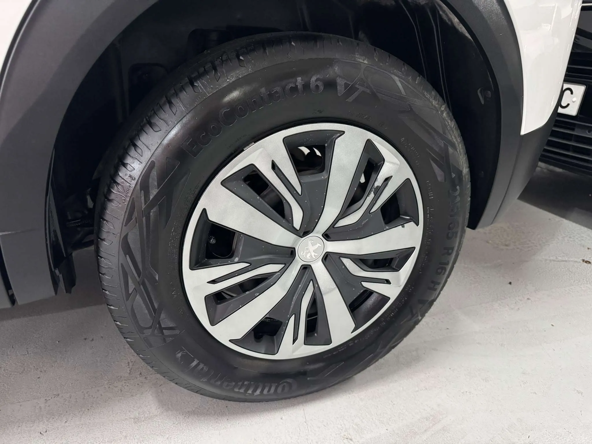 Peugeot 2008 Active Pack PureTech 100 BVM6 - foto 10