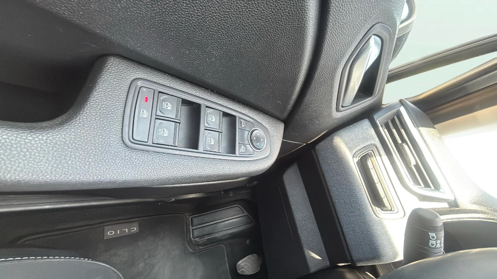 Renault Clio Equilibre TCe - foto 17