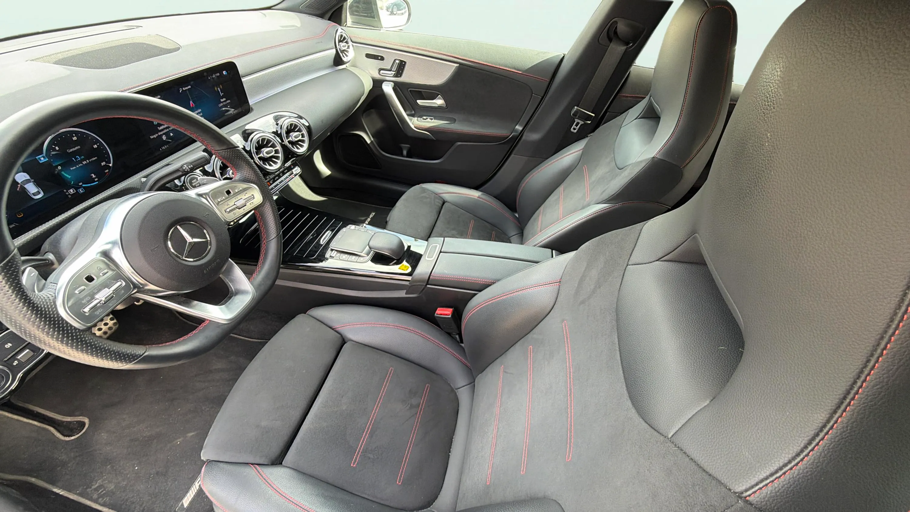 Mercedes-Benz CLA 200 - foto 9