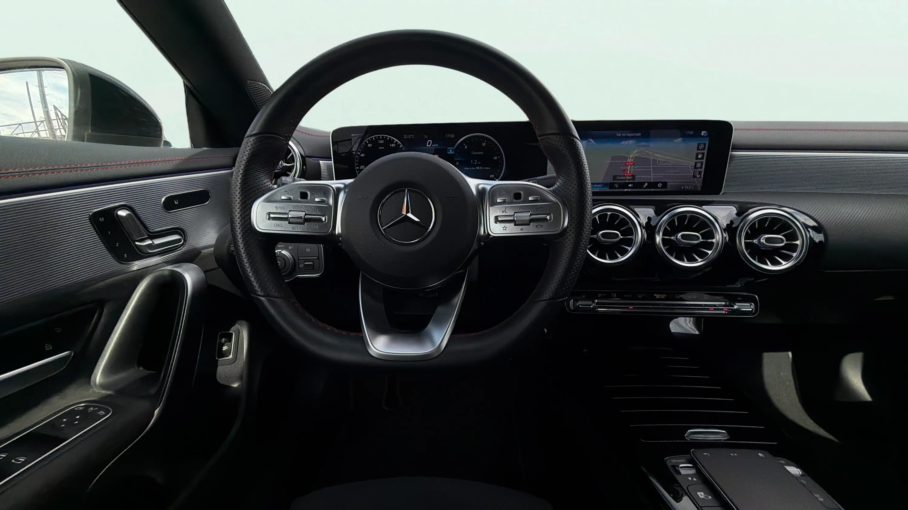 Mercedes-Benz CLA 200 - foto 11