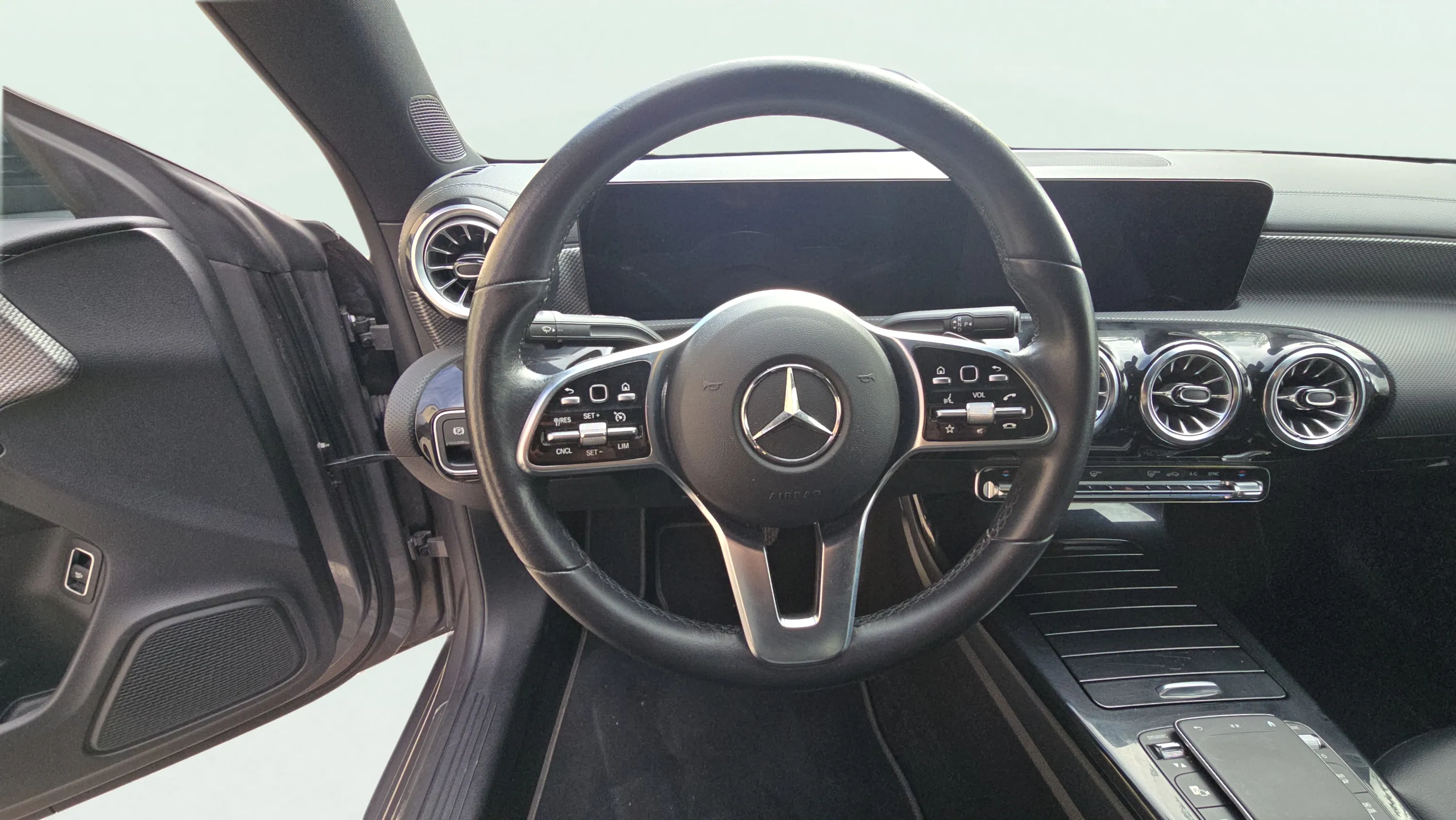 Mercedes-Benz CLA 180 - foto 13