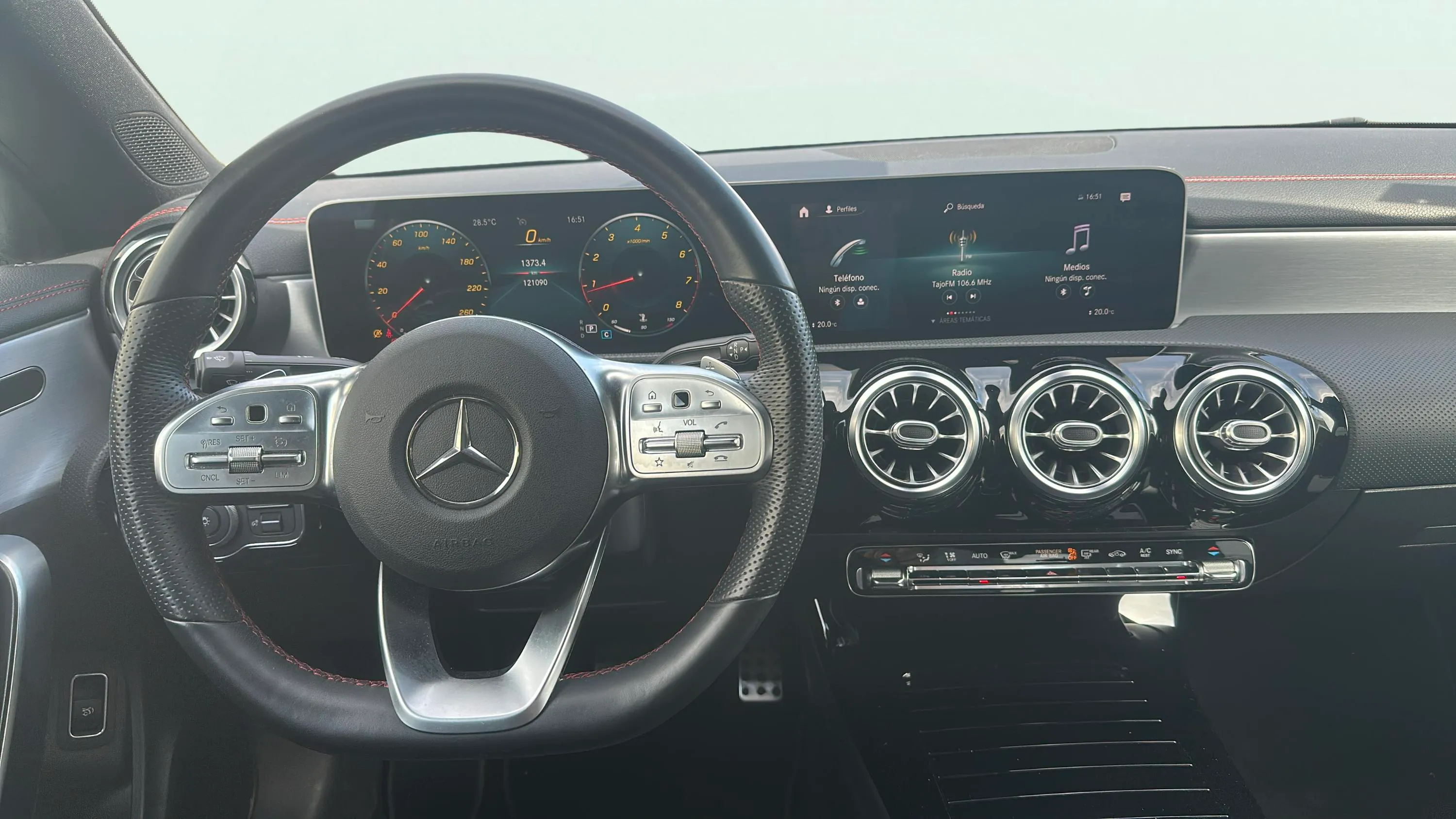 Mercedes-Benz CLA 180 - foto 12