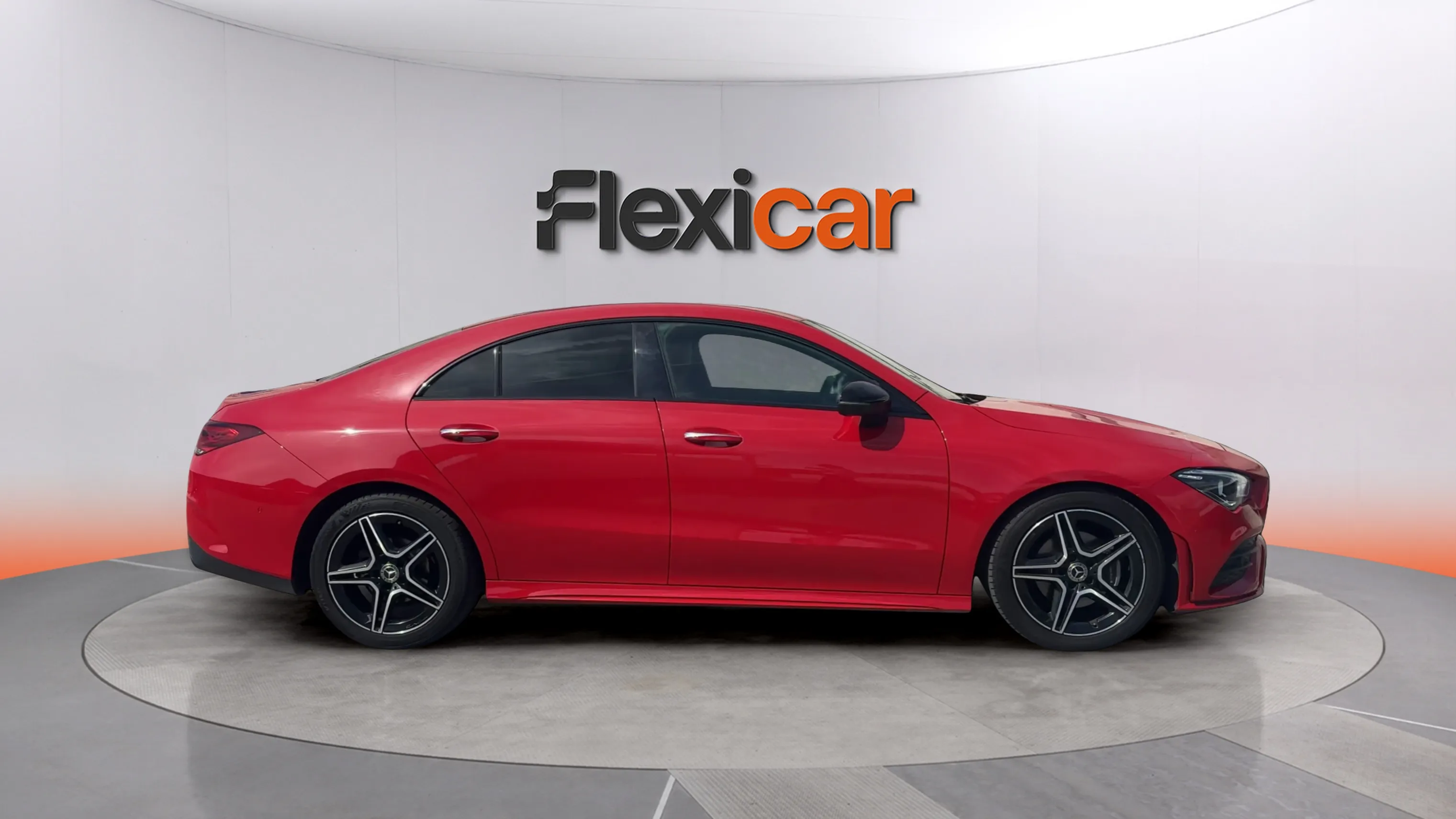 Mercedes-Benz CLA 180 - foto 8
