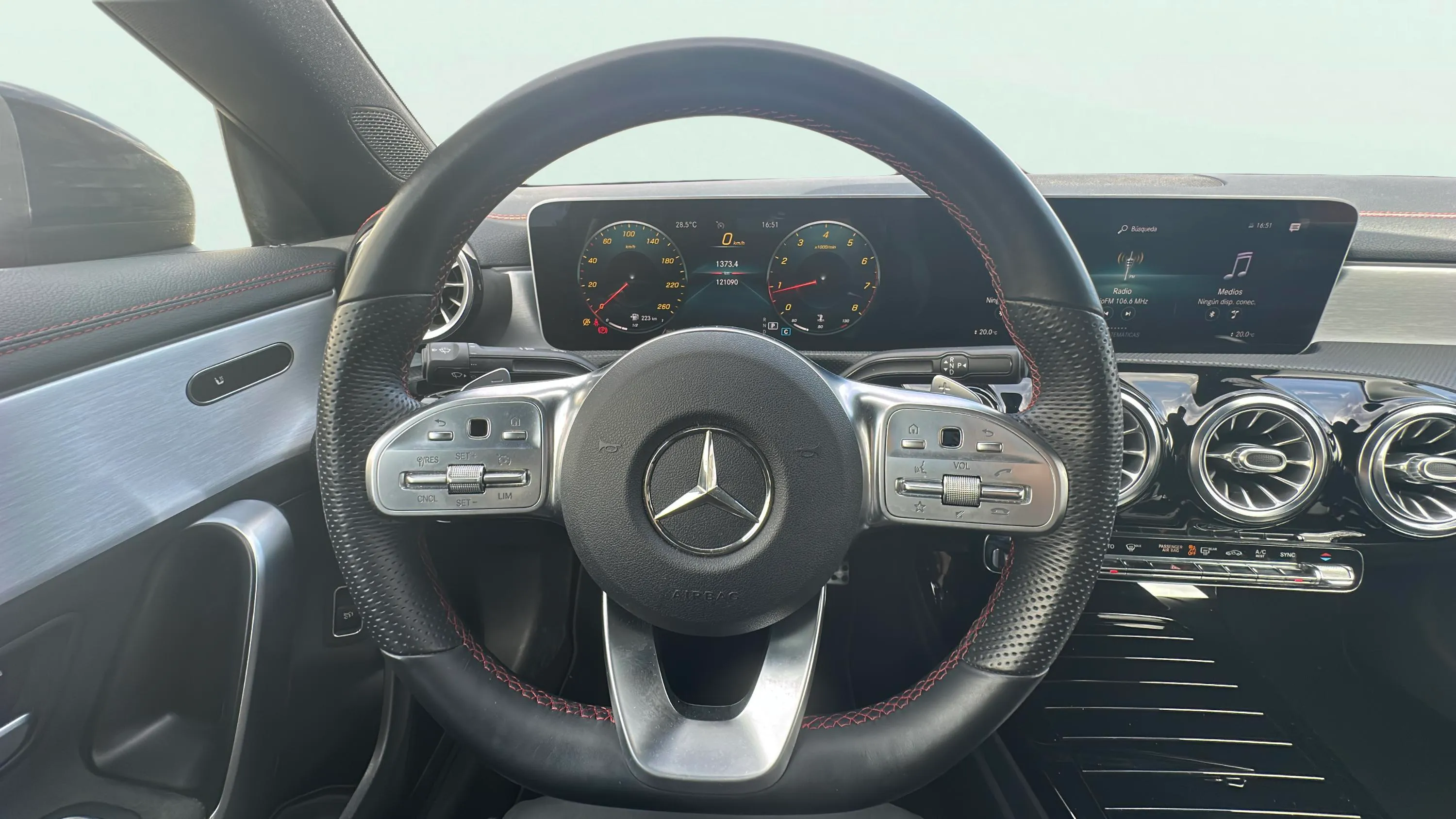 Mercedes-Benz CLA 180 - foto 11