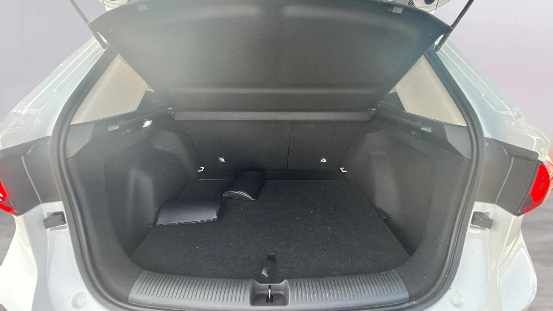 MG ZS Hybrid+ Comfort - foto 17