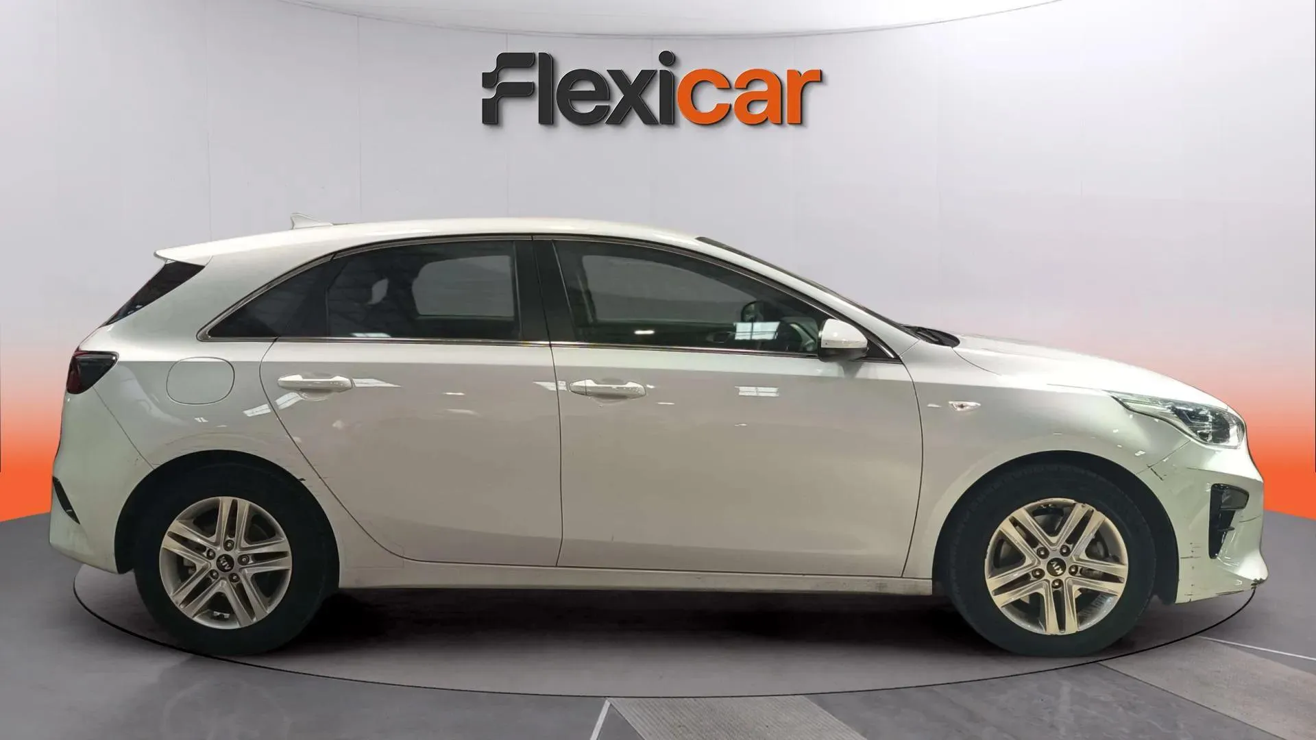 Kia Ceed 1.0 T-GDi - foto 8