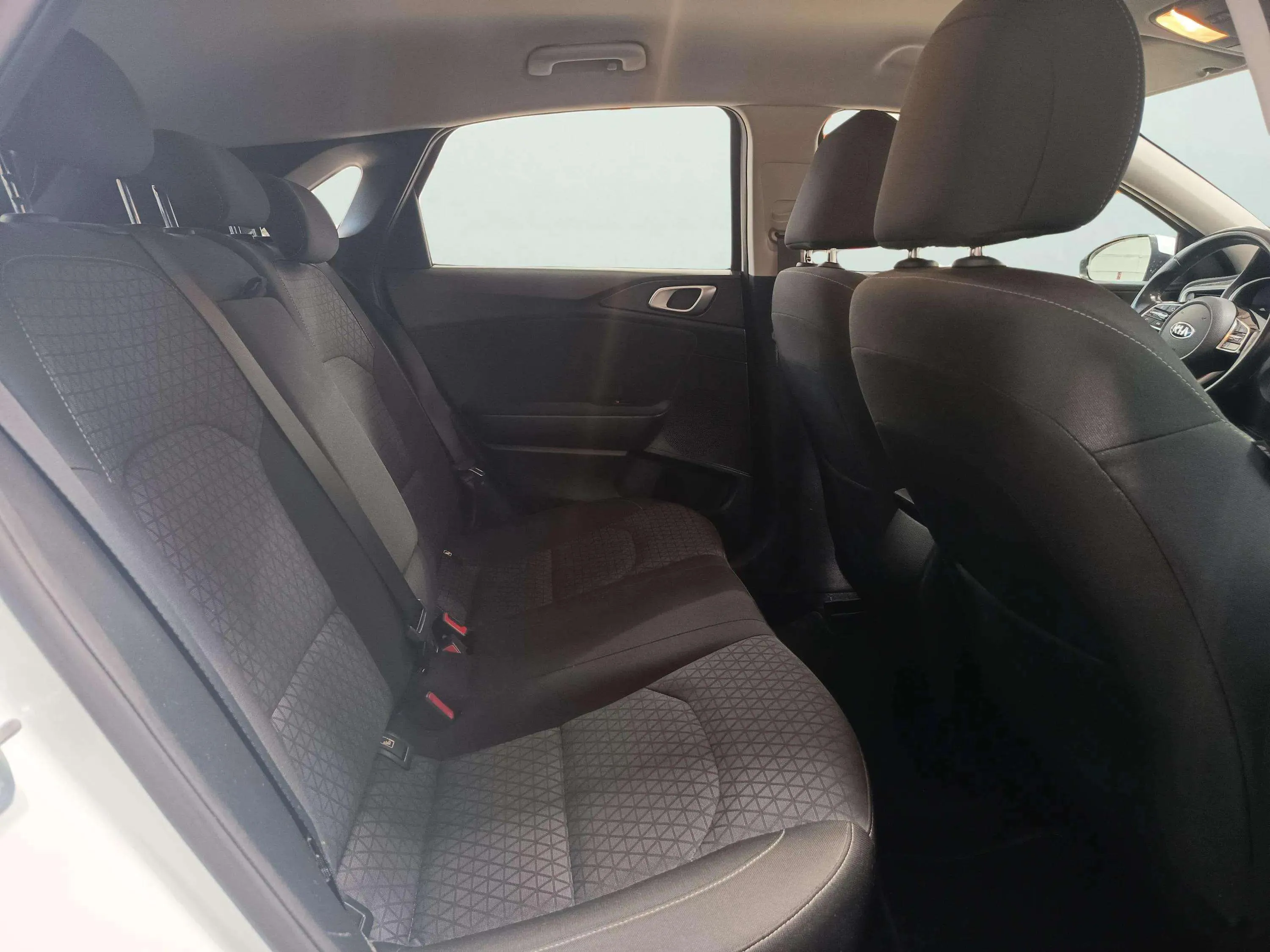 Kia Ceed 1.0 T-GDi - foto 23
