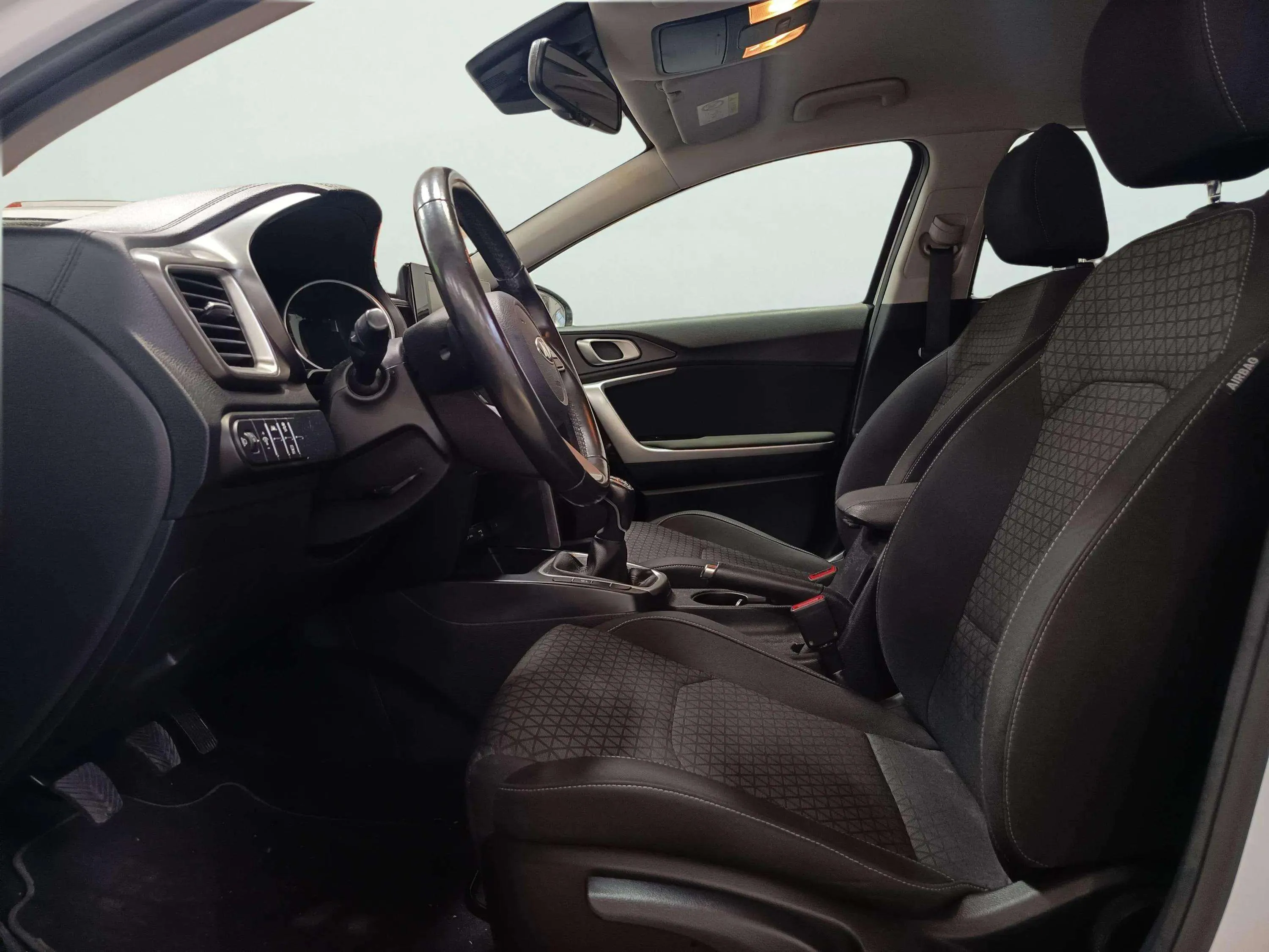 Kia Ceed 1.0 T-GDi - foto 10