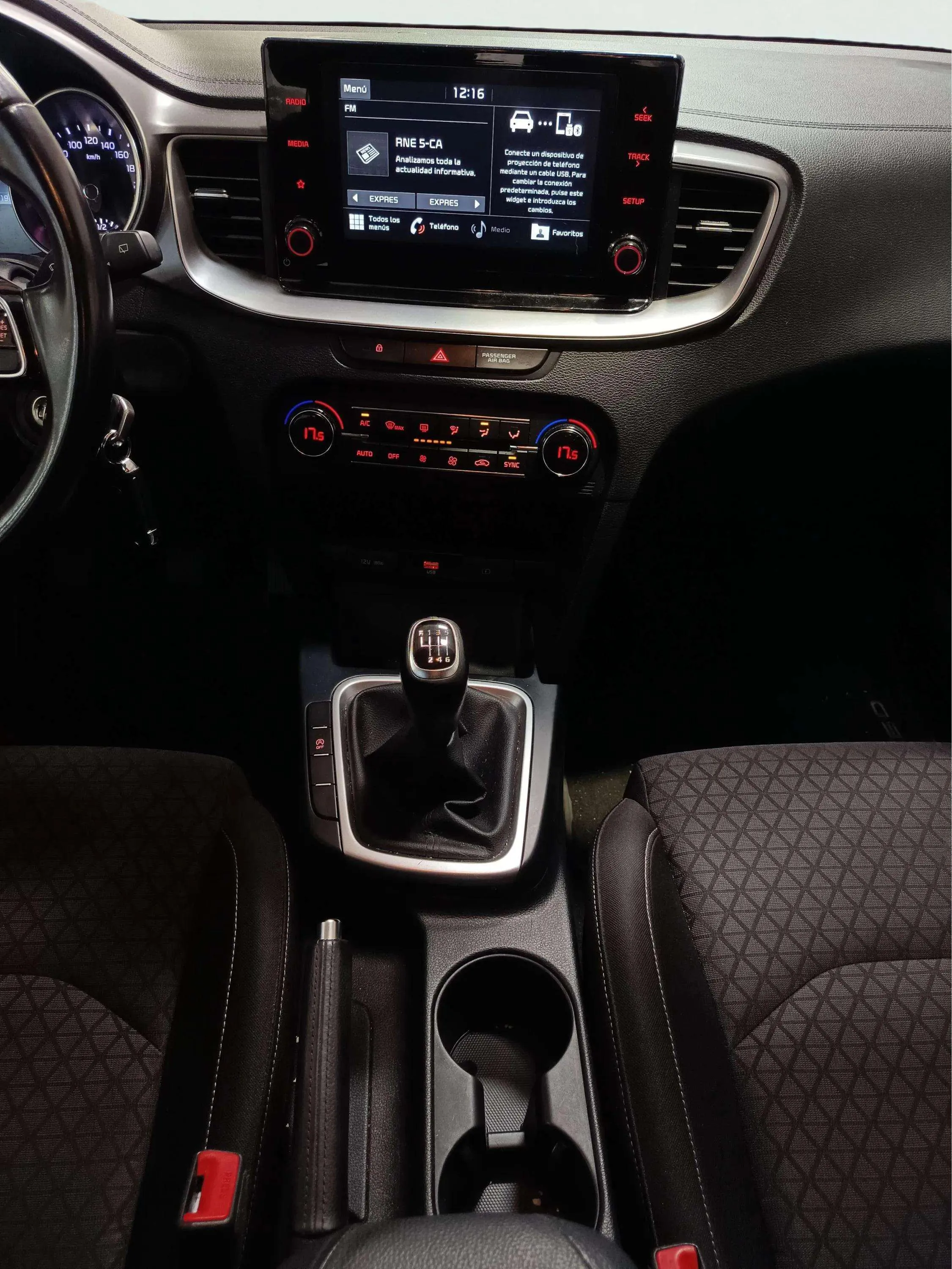Kia Ceed 1.0 T-GDi - foto 17