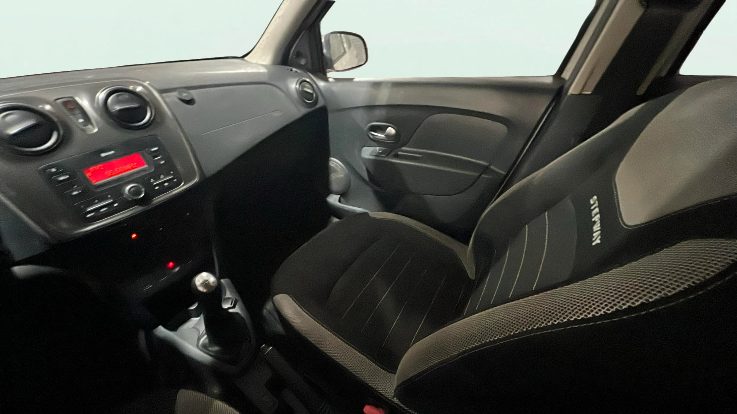 Dacia Sandero Comfort TCe - foto 11