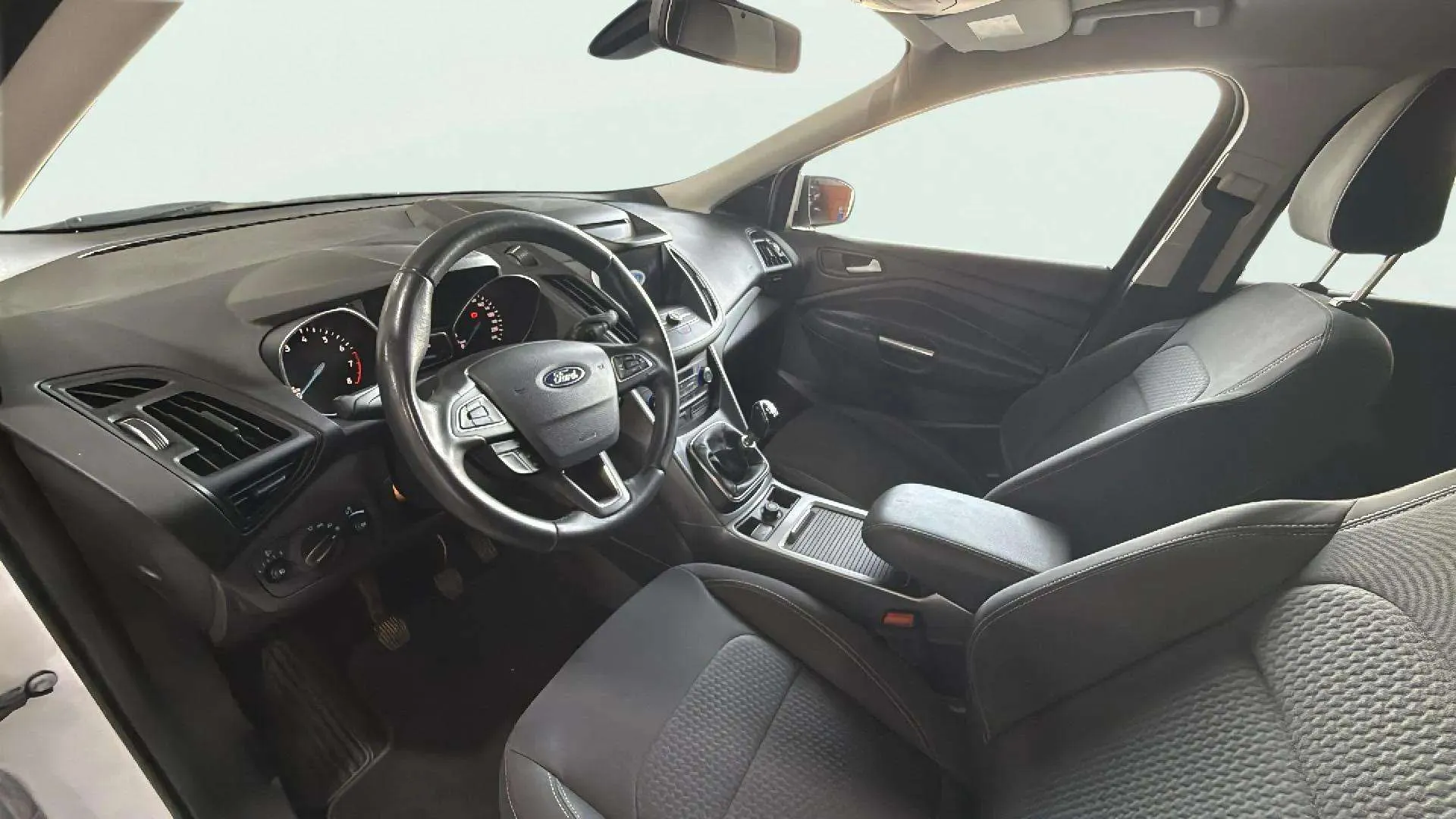 Ford Kuga 1.5 EcoBoost 4x2 Trend+ - foto 7
