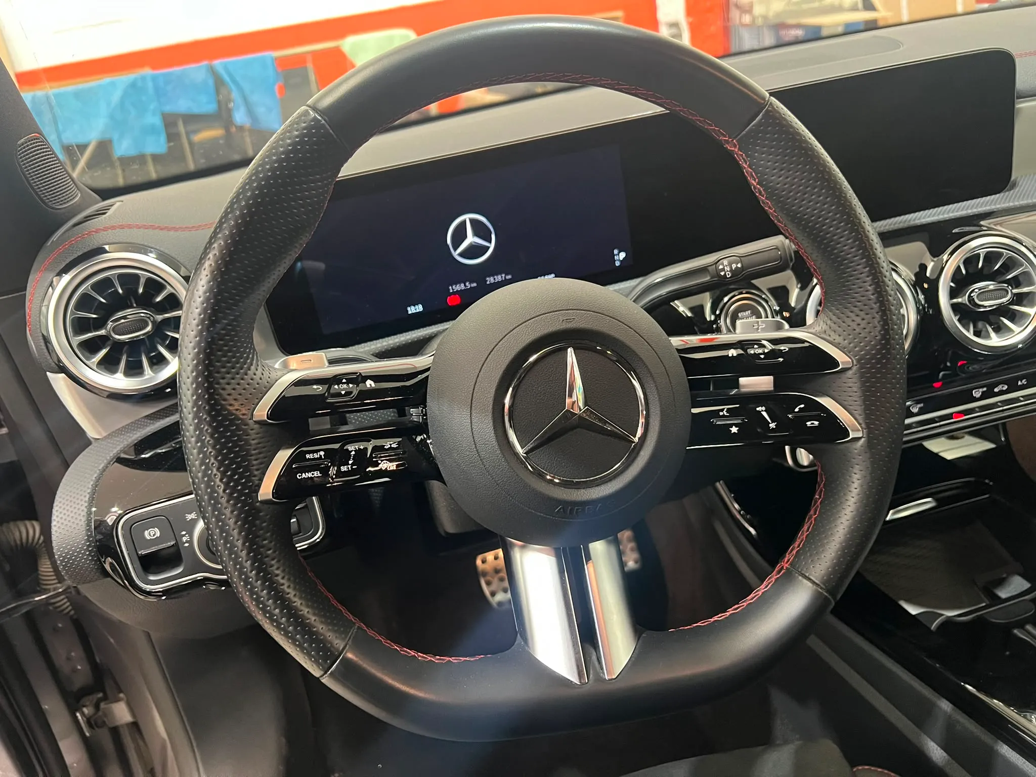 Mercedes-Benz CLA 200 - foto 14