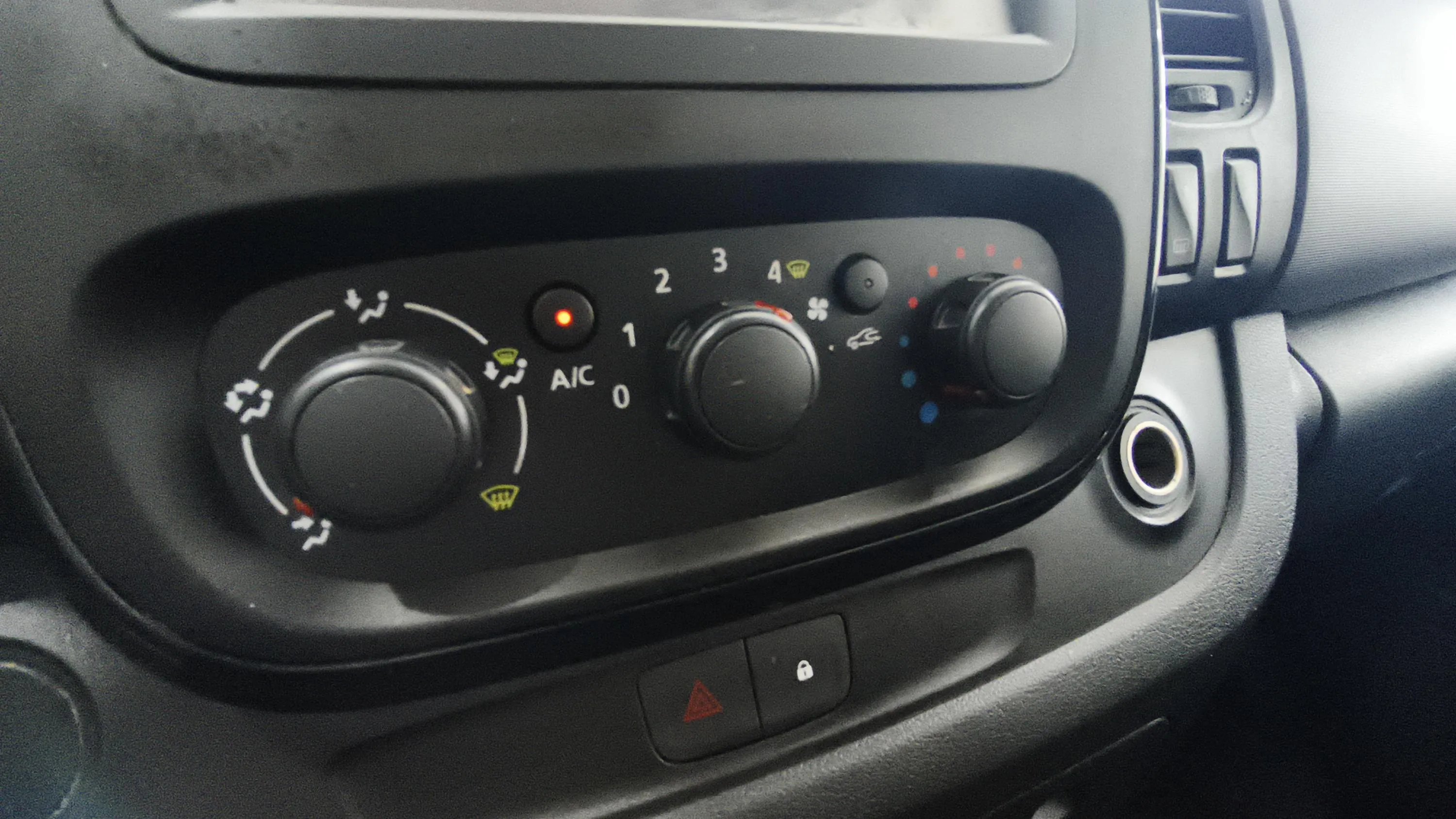 Opel Vivaro Vivaro-B - foto 18