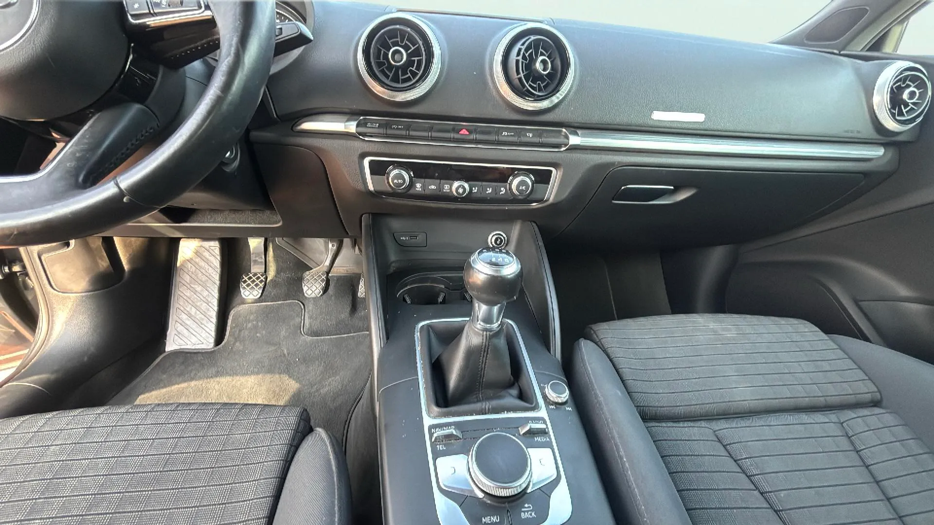 Audi A3 sport edition 1.6 TDI - foto 9