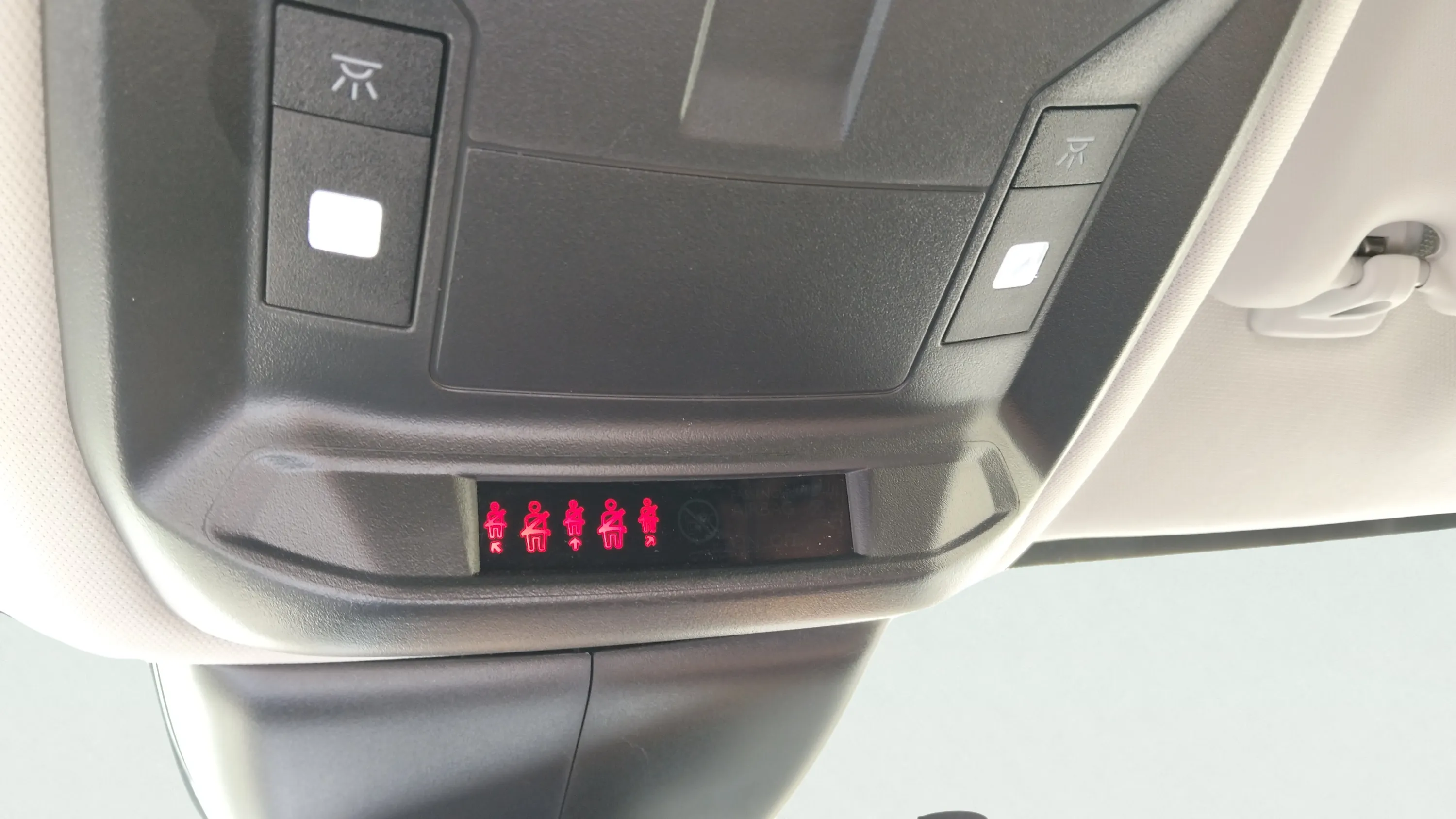 Peugeot 308 SW Allure BlueHDi 130 EAT8 - foto 18