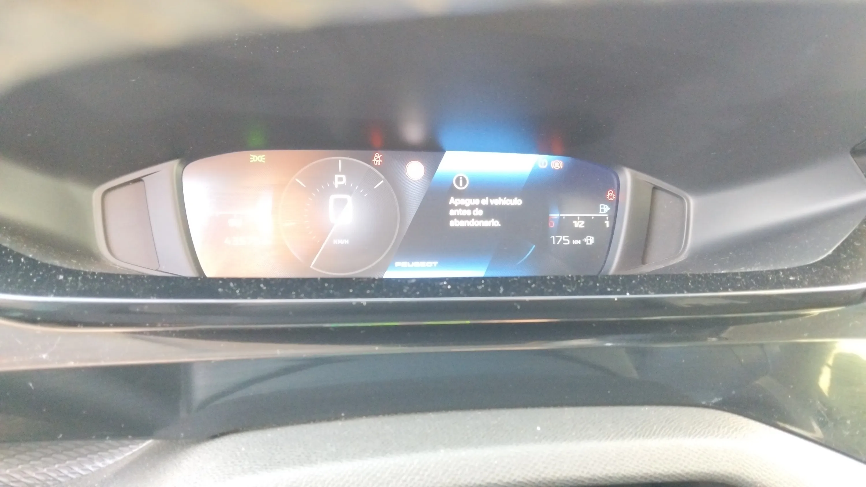 Peugeot 308 SW Allure BlueHDi 130 EAT8 - foto 14