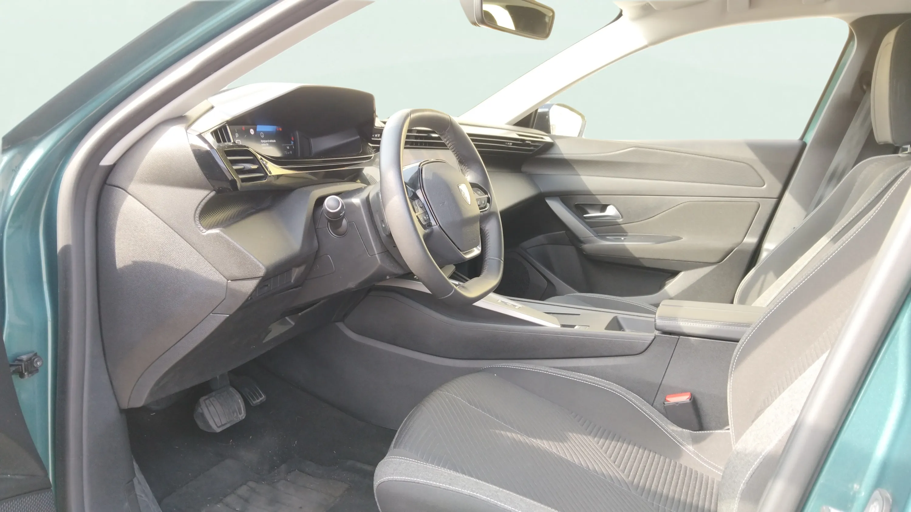 Peugeot 308 SW Allure BlueHDi 130 EAT8 - foto 15