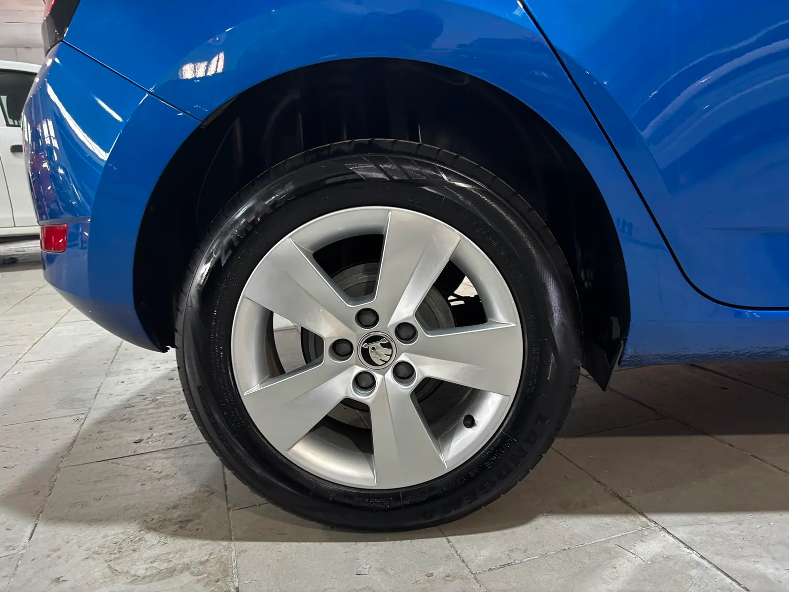 Škoda Fabia 1.0 MPI Like - foto 16
