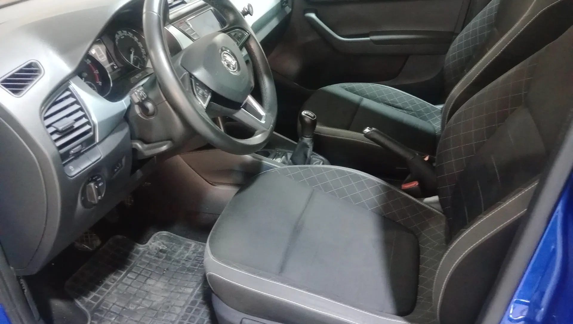 Škoda Fabia 1.0 MPI Like - foto 7