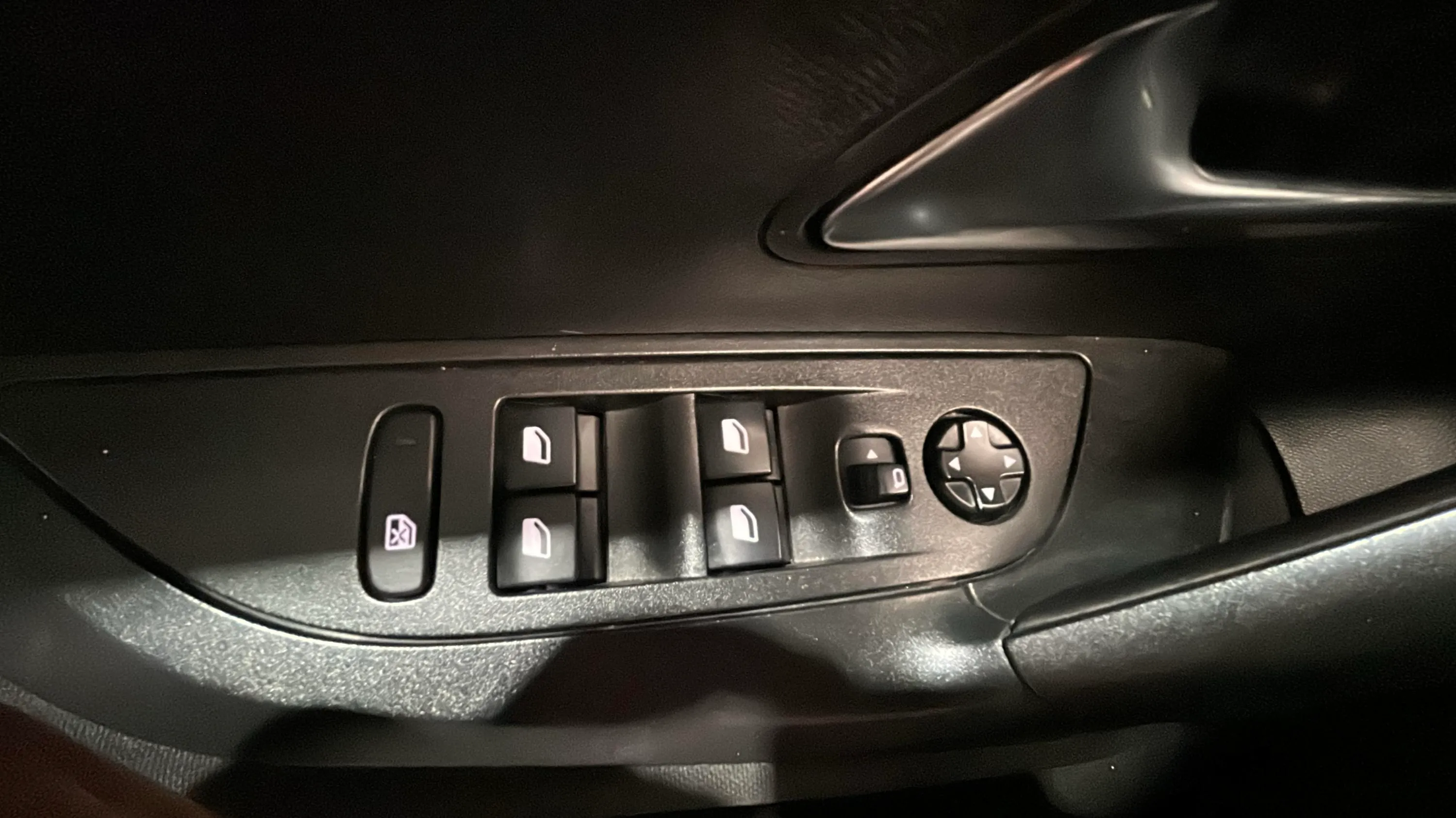 Peugeot 2008 Active PureTech 100 BVM6 - foto 17