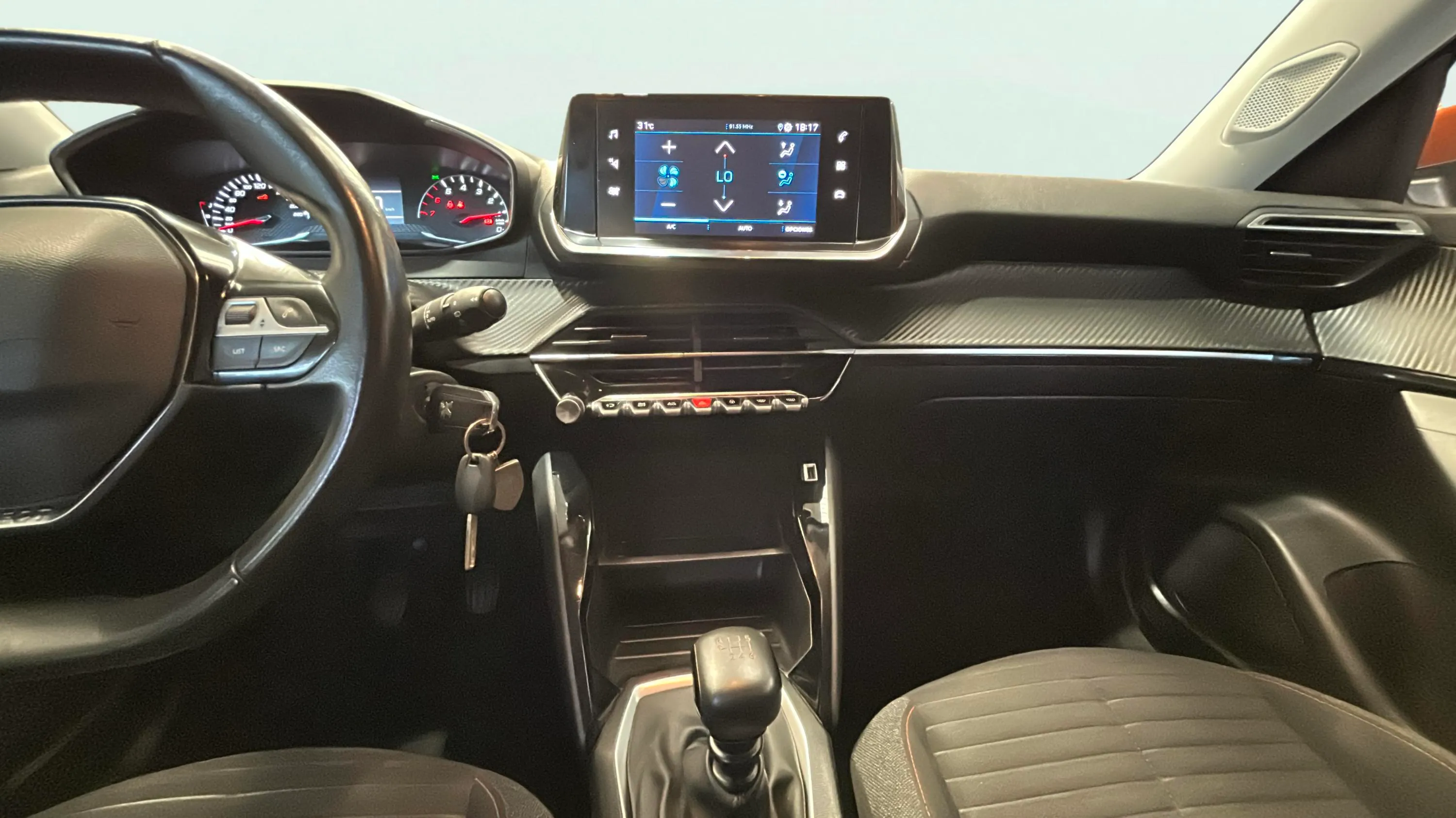 Peugeot 2008 Active PureTech 100 BVM6 - foto 10