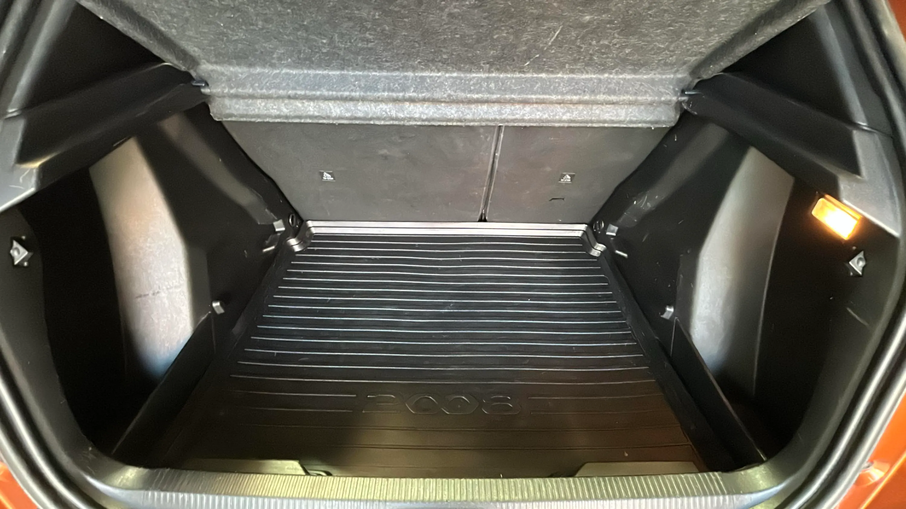 Peugeot 2008 Active PureTech 100 BVM6 - foto 16