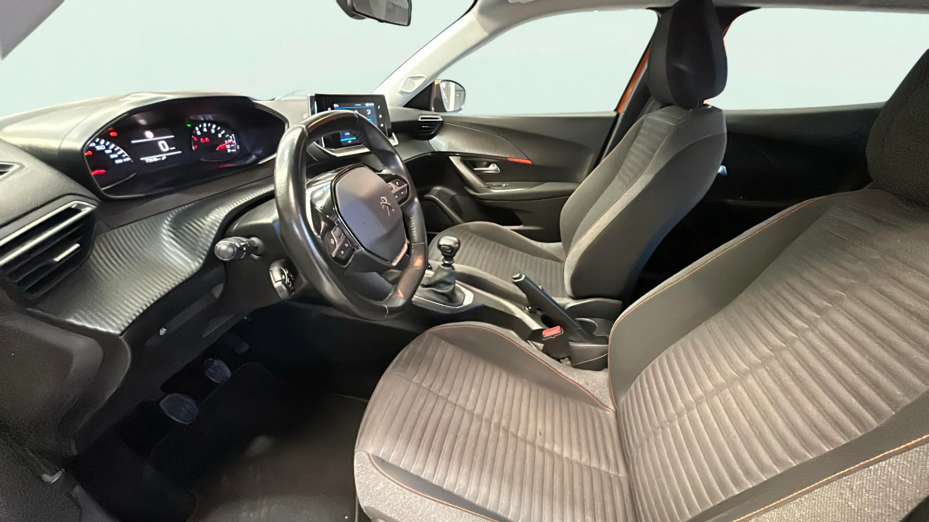Peugeot 2008 Active PureTech 100 BVM6 - foto 13