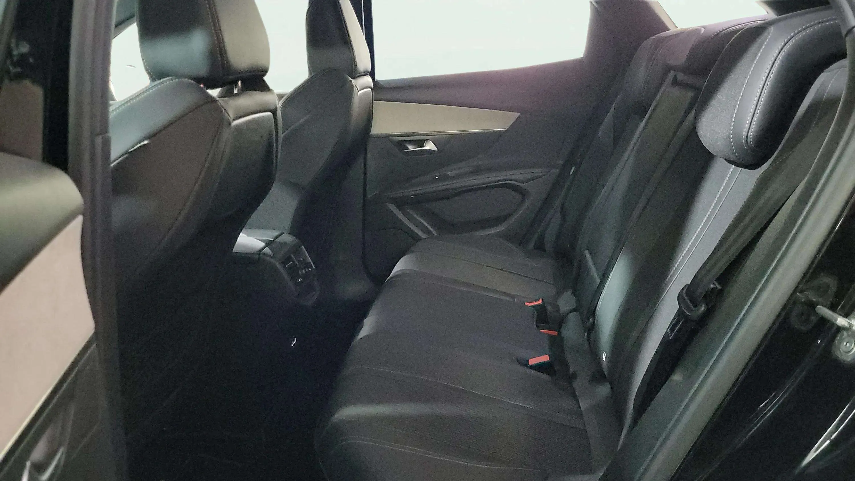 Peugeot 3008 1.5 BlueHDi GT EAT8 - foto 8