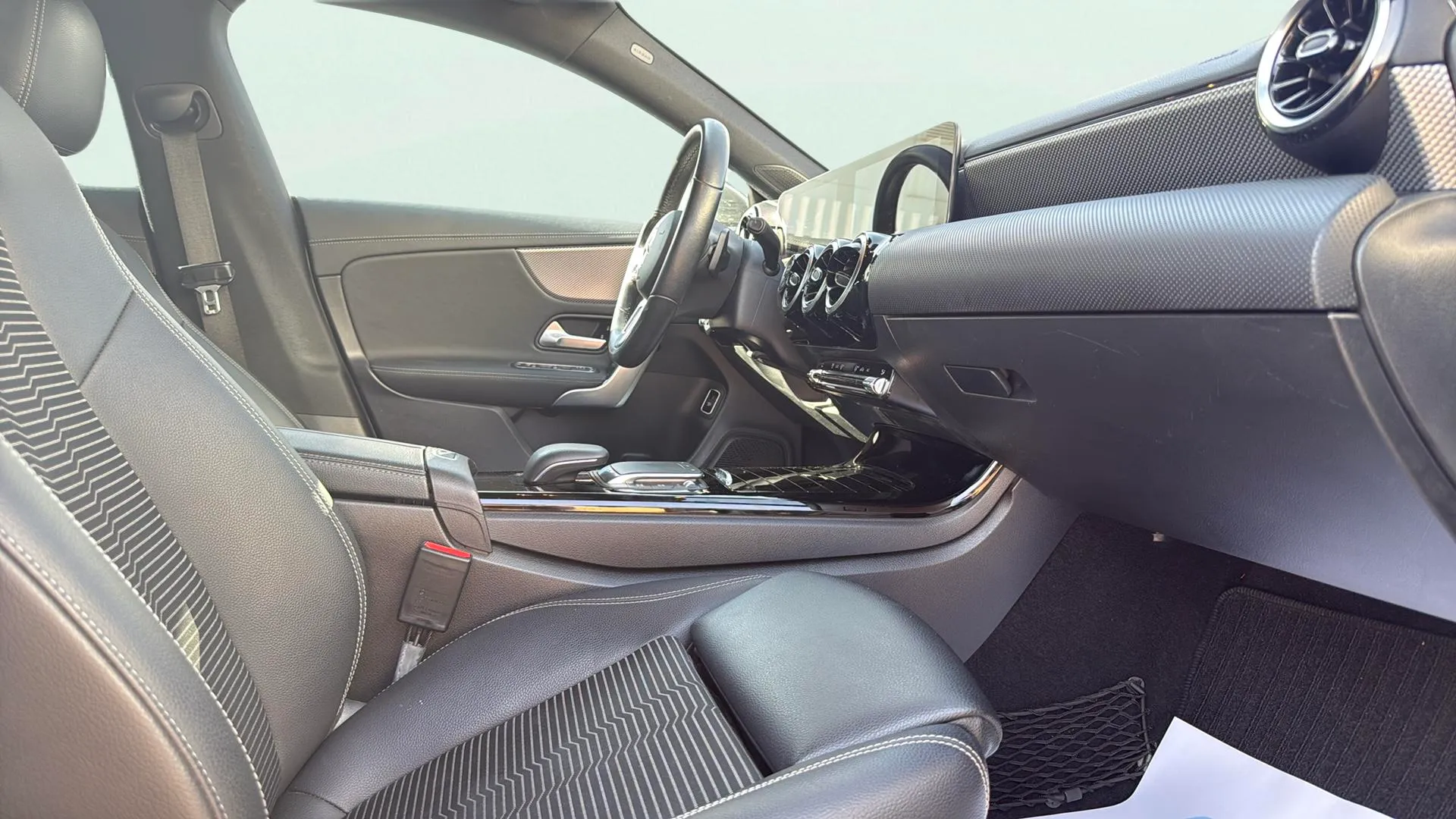 Mercedes-Benz CLA 200 D DCT Shooting Brake - foto 17