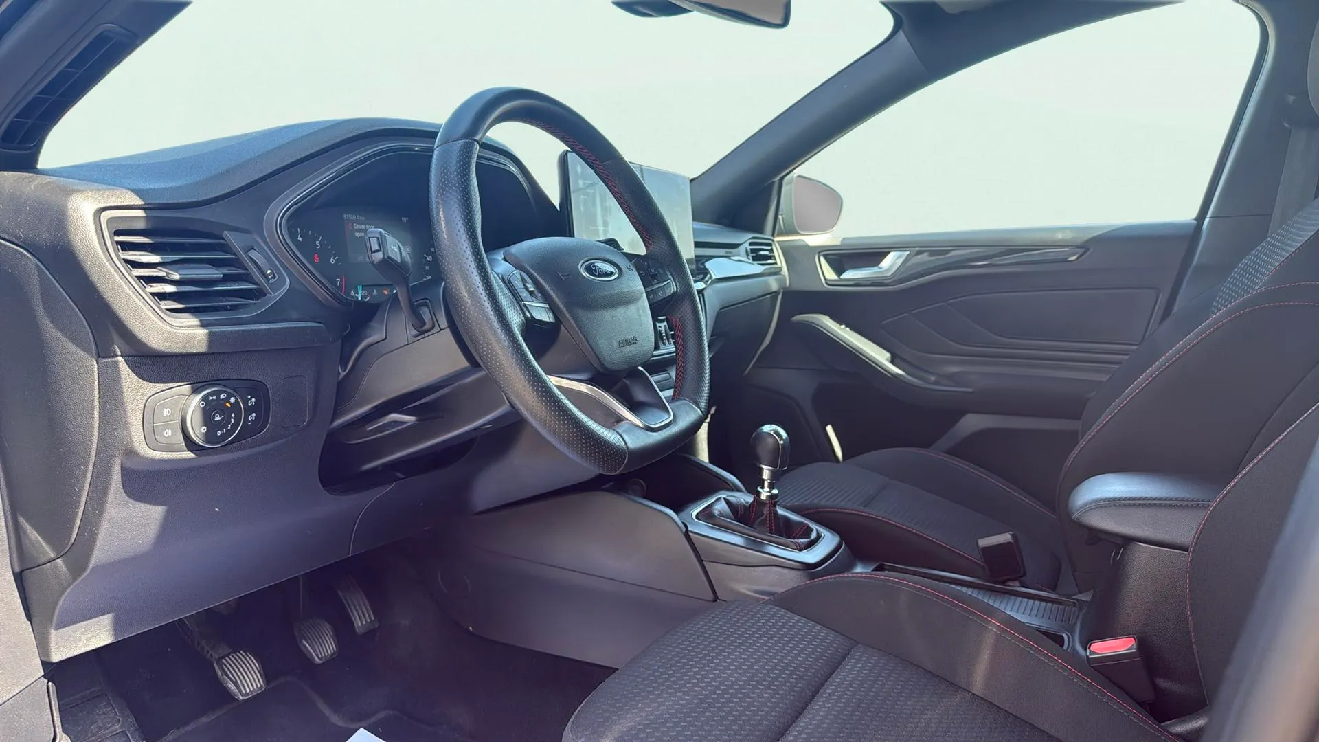 Ford Focus 1.0 EcoBoost MHEV ST-Line Design SIP - foto 11