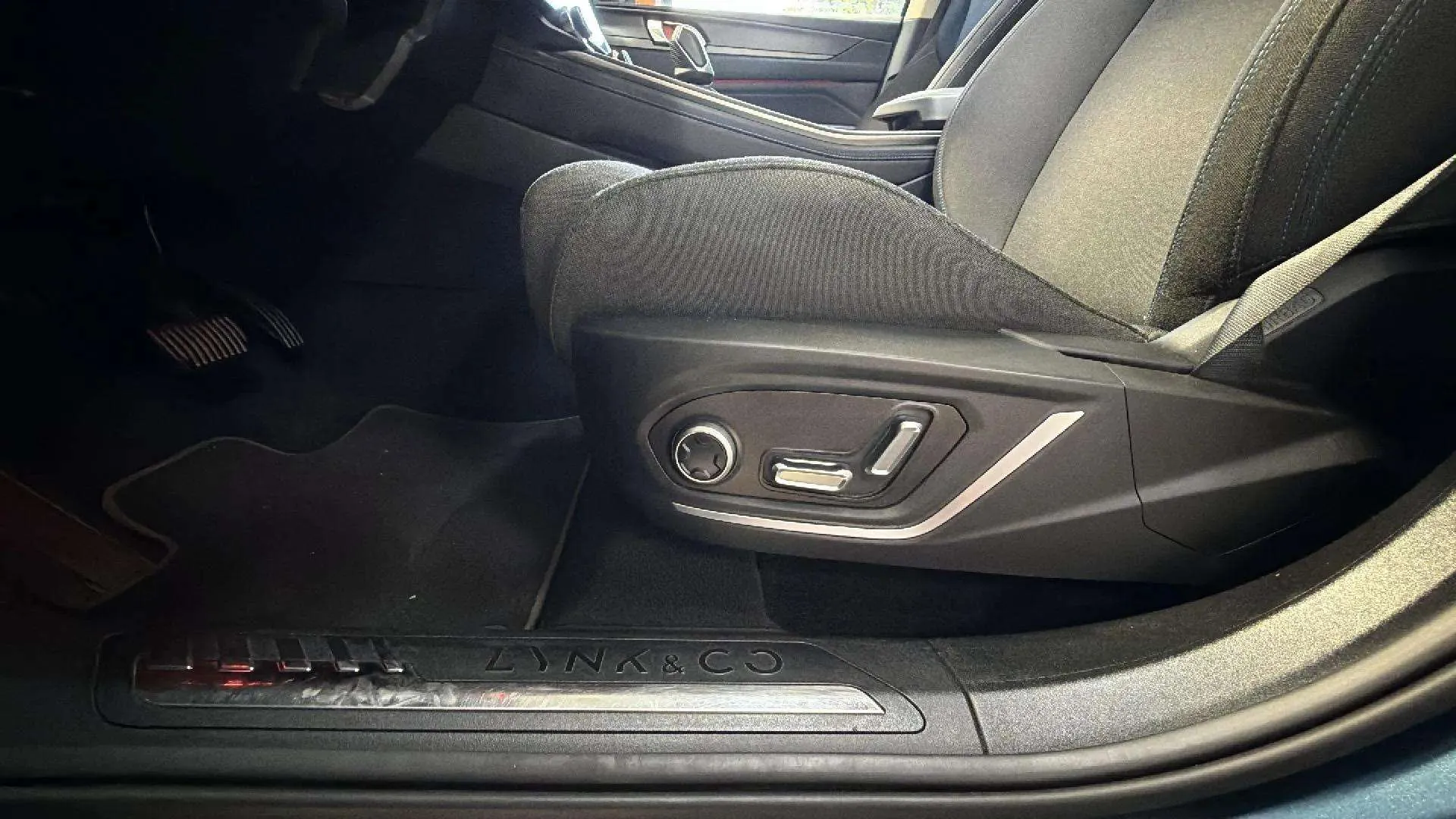 Lynk & Co 01 1.5 PHEV - foto 19