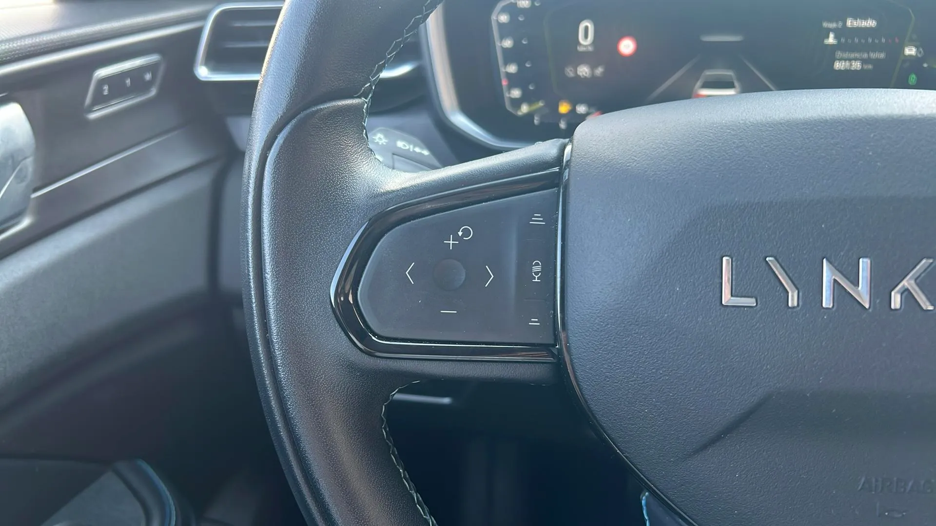 Lynk & Co 01 1.5 PHEV - foto 14