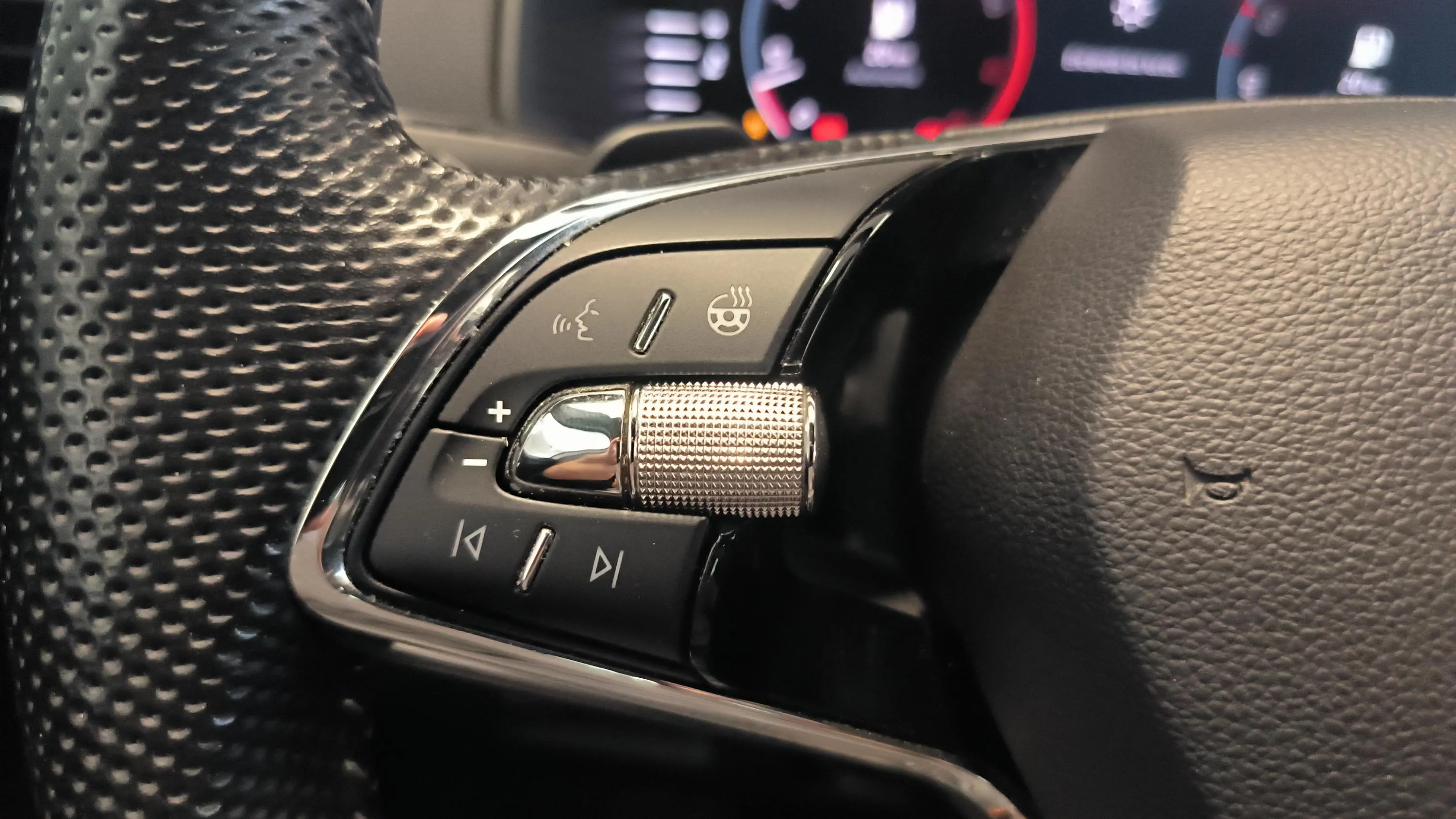 Škoda Karoq 1.5 TSI DSG ACT Style - foto 15