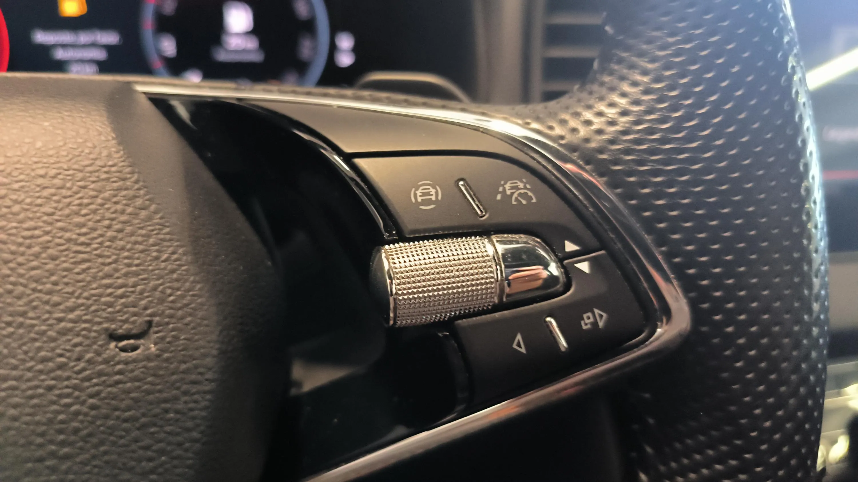 Škoda Karoq 1.5 TSI DSG ACT Style - foto 16