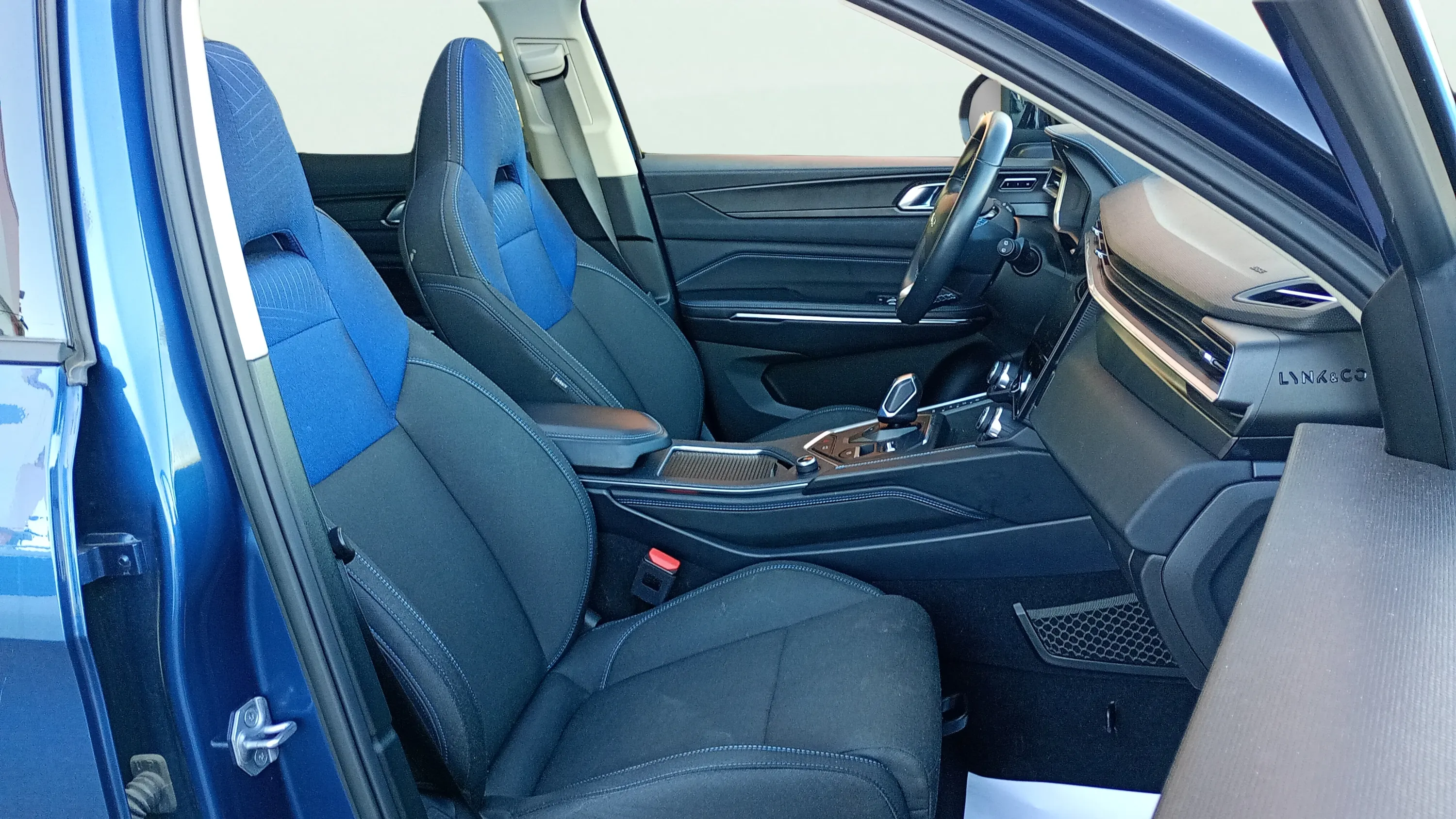 Lynk & Co 01 1.5 PHEV - foto 13