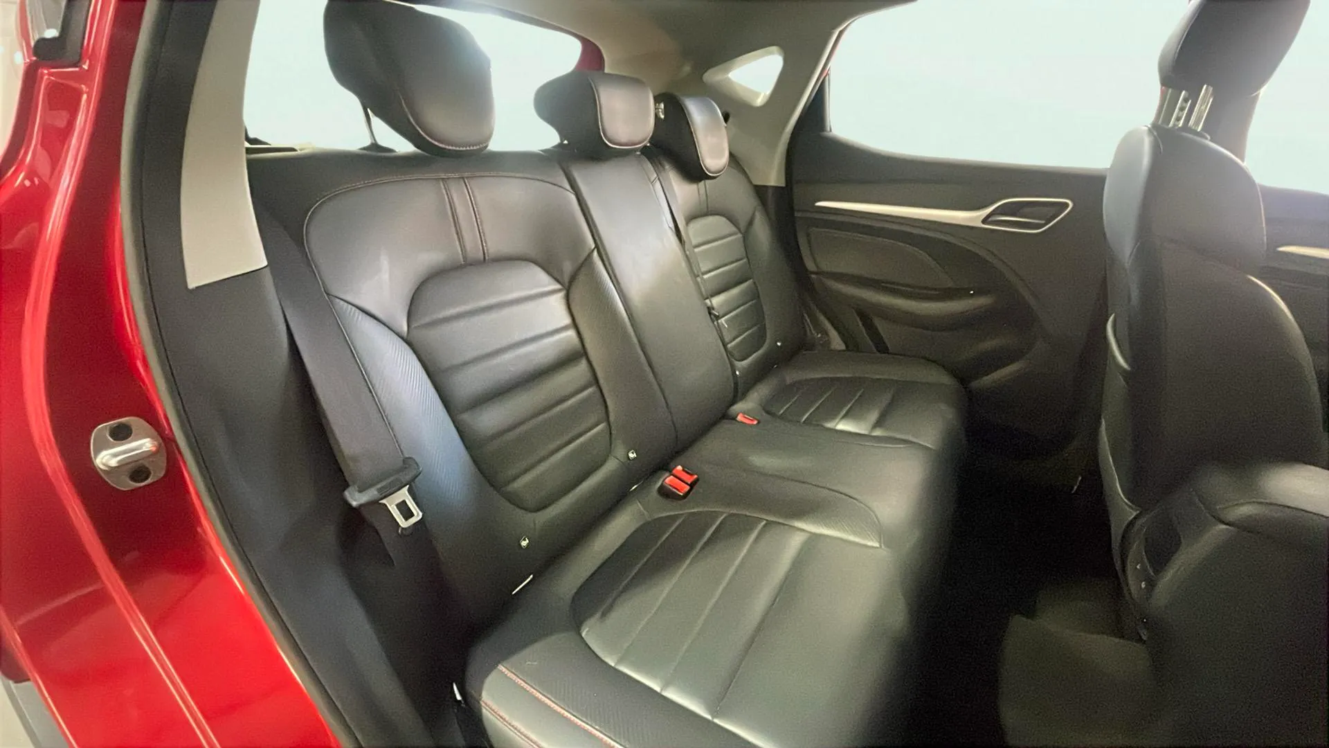 MG ZS 1.5 Luxury - foto 13