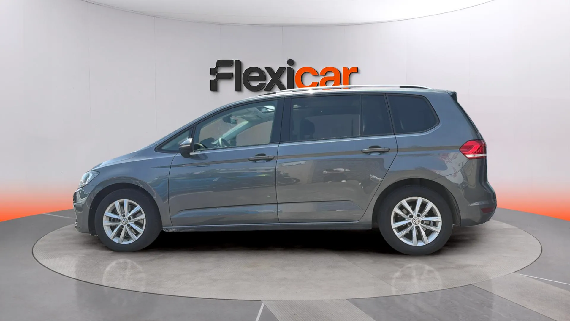Volkswagen Touran Advance 2.0 TDI DSG - foto 4